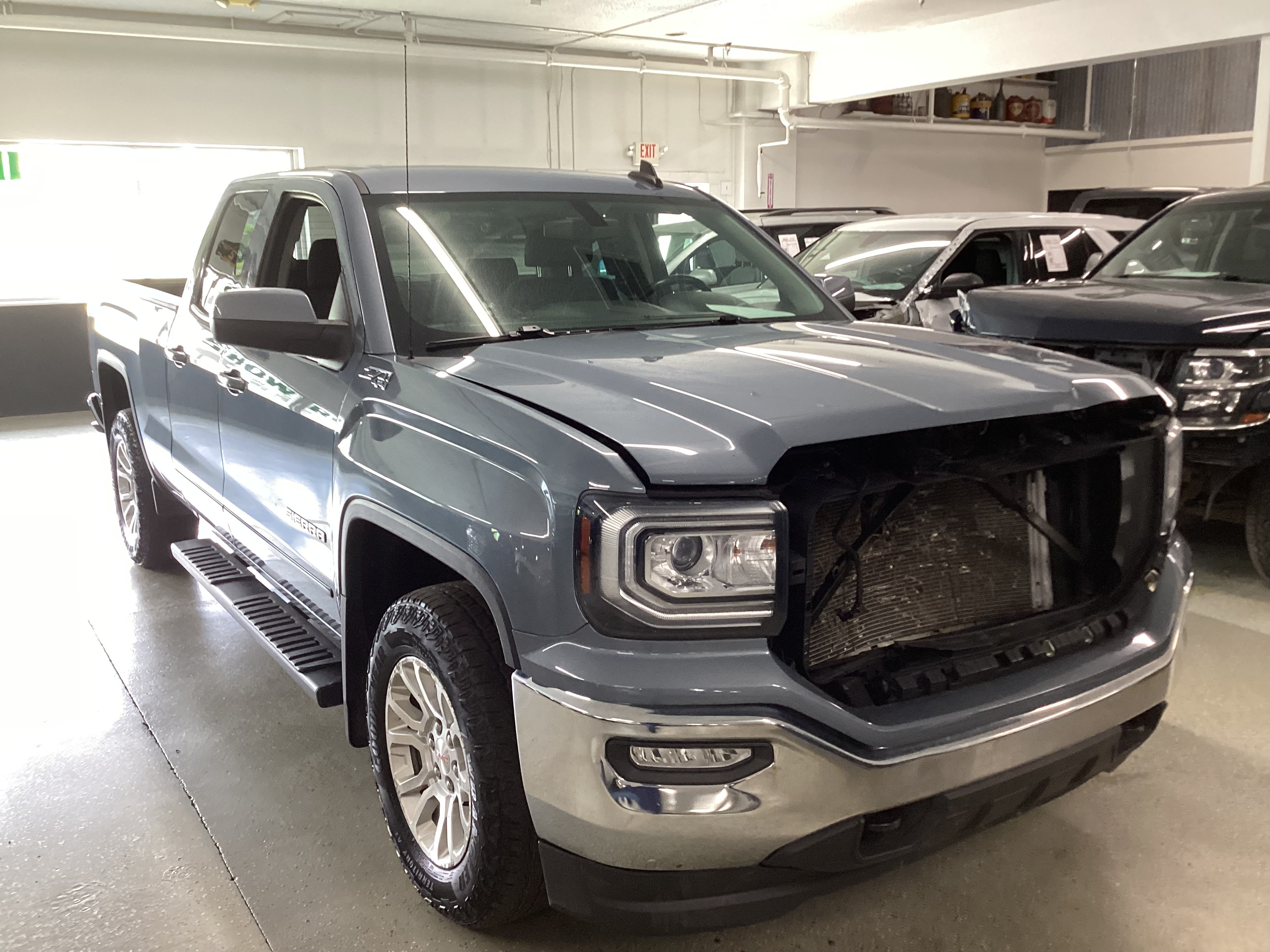 2016 GMC Sierra SLE 4WD Double Cab - Image 4