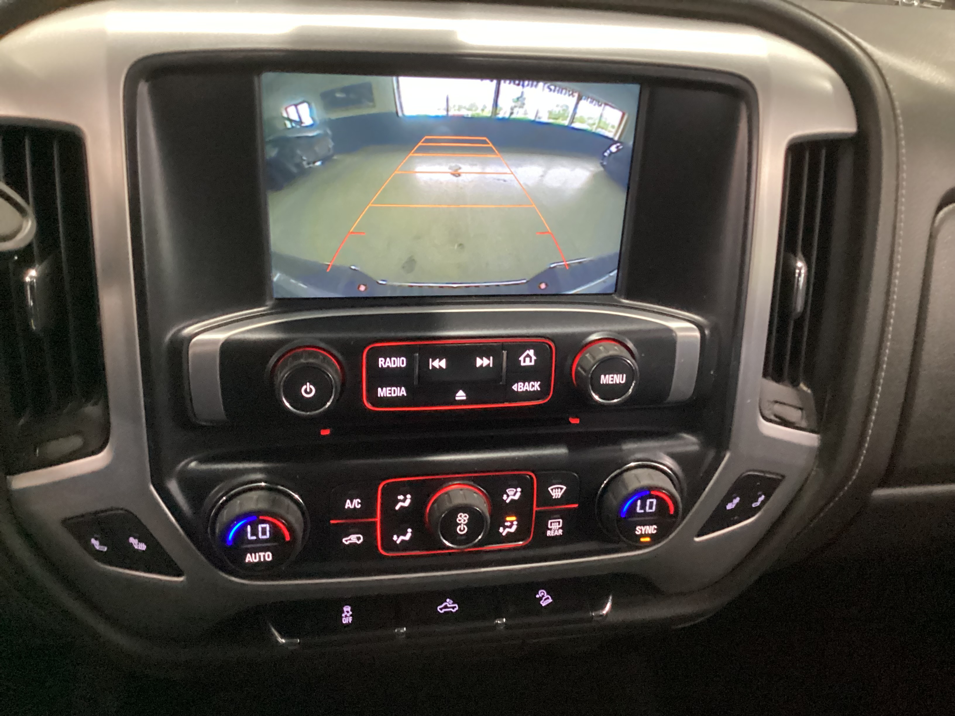 2016 GMC Sierra SLE 4WD Double Cab - Image 13