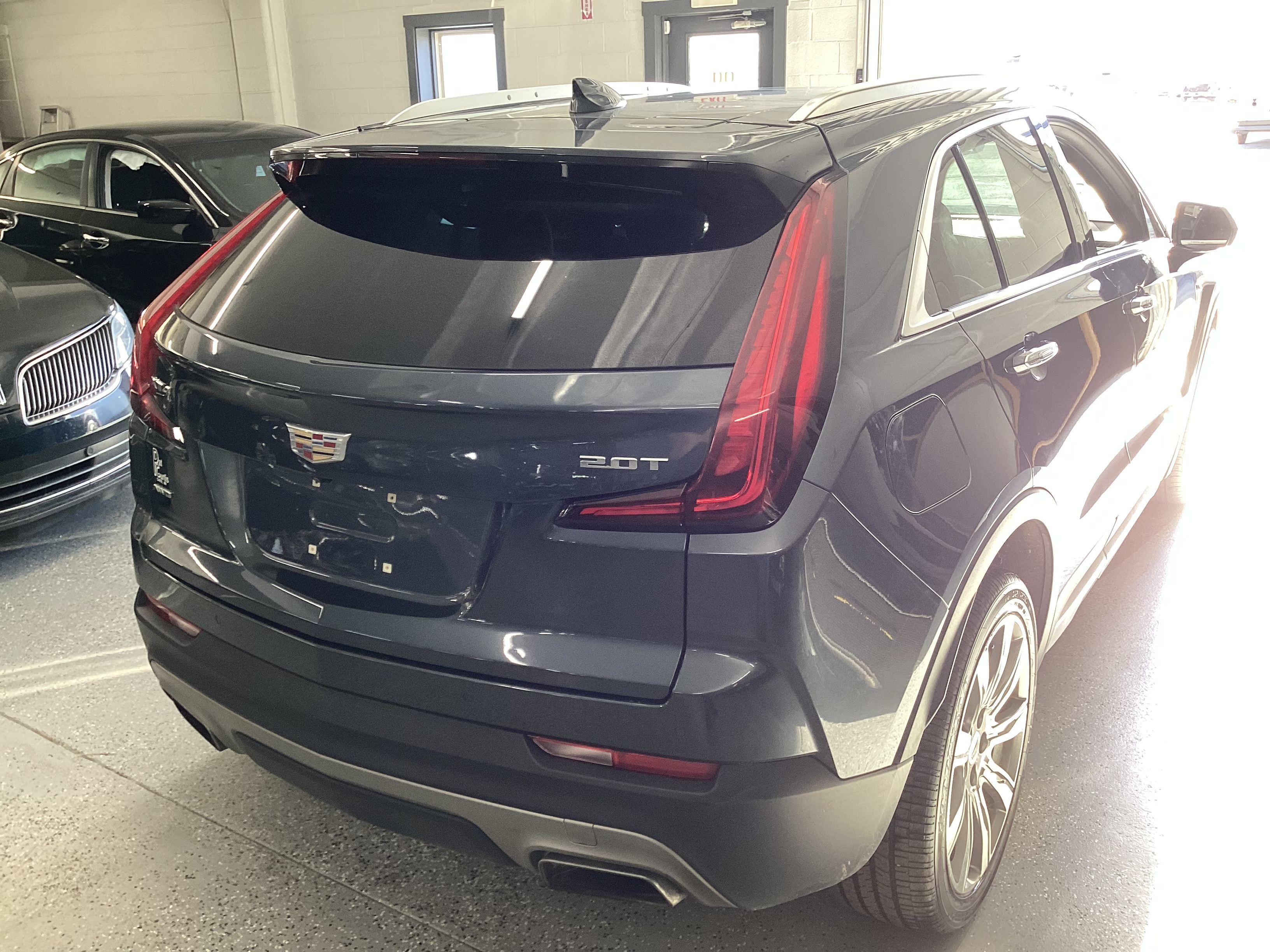 2019 CADILLAC XT4 Premium Luxury AWD - Image 3