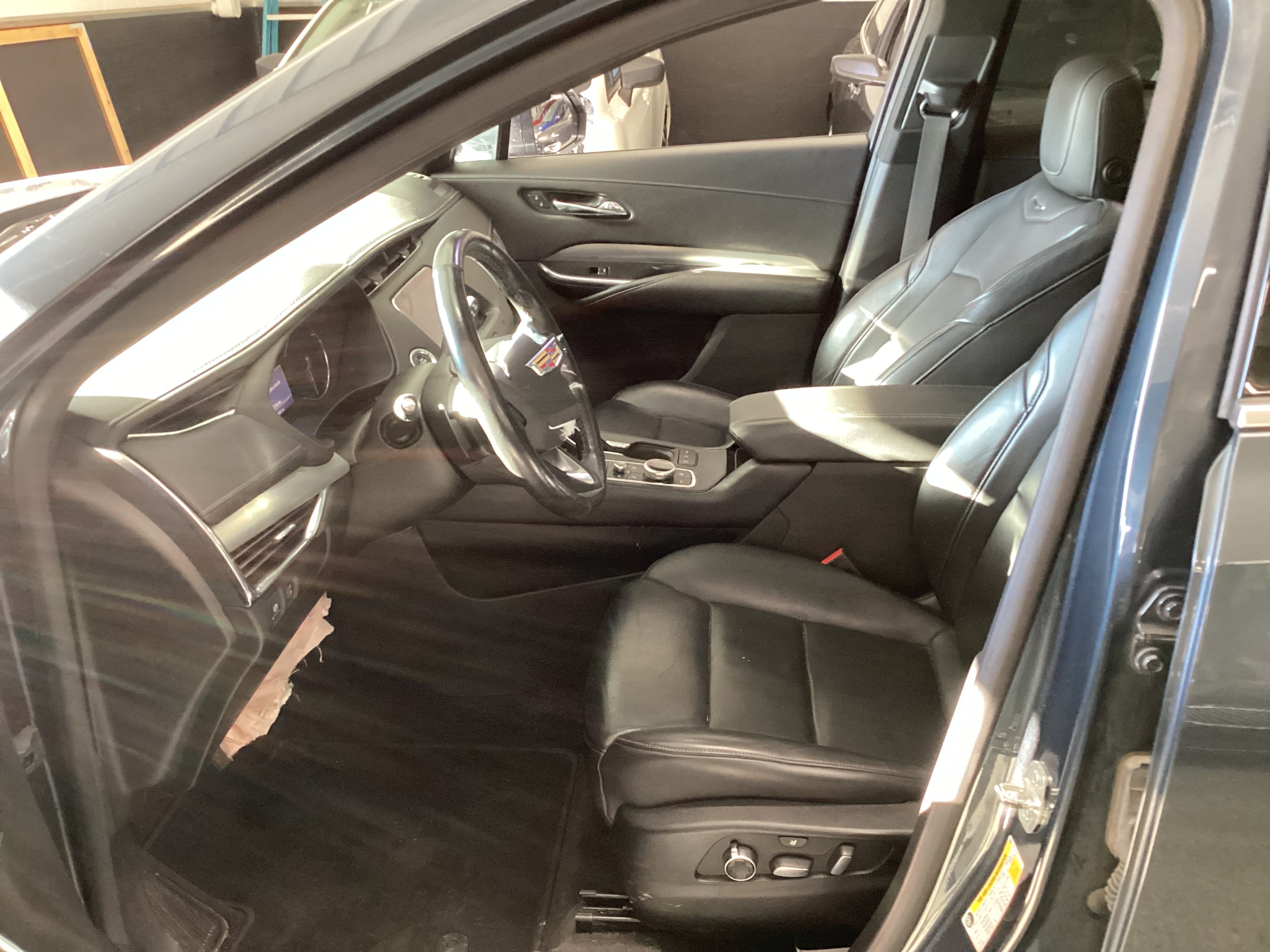 2019 CADILLAC XT4 Premium Luxury AWD - Image 7
