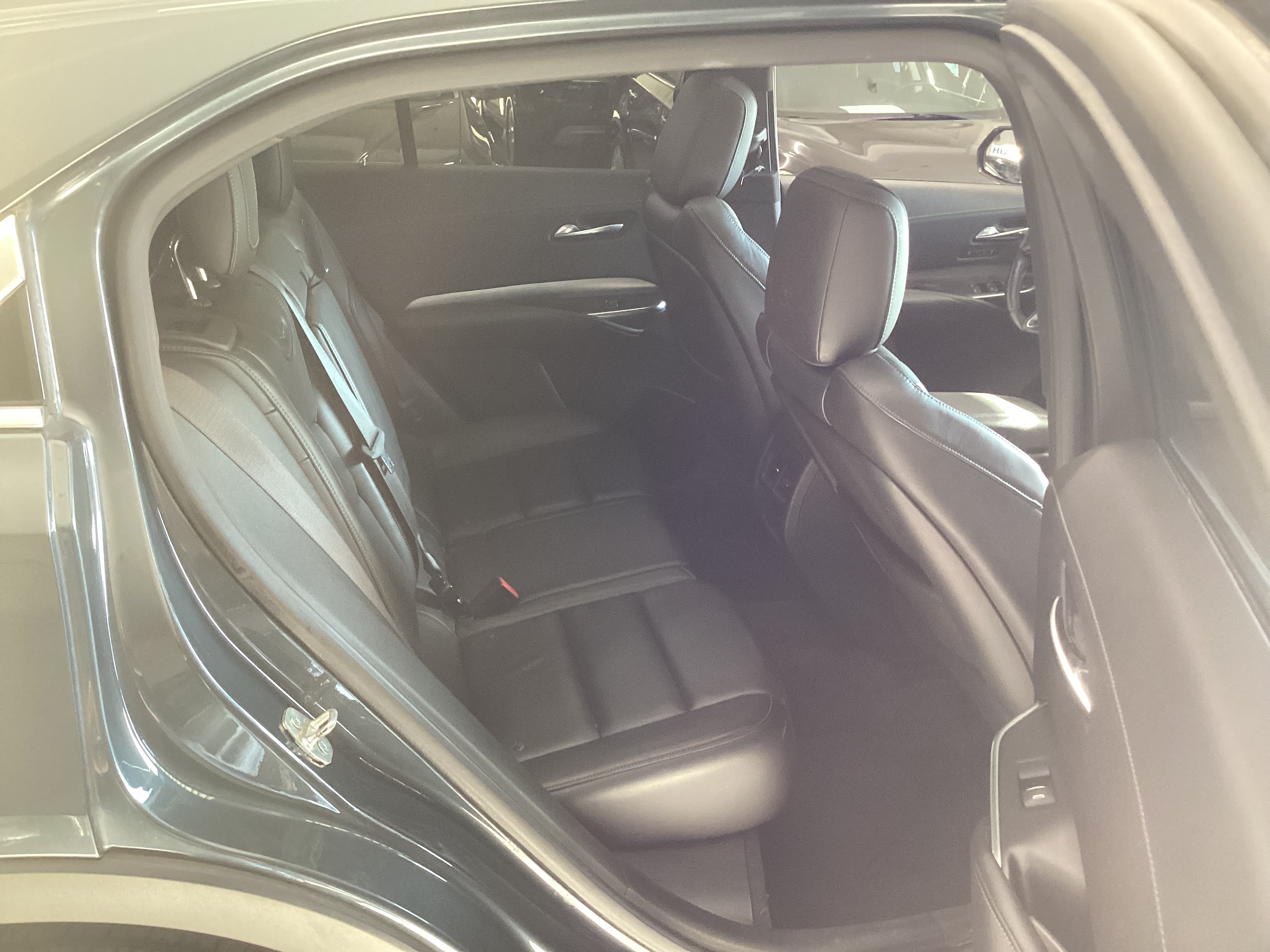 2019 CADILLAC XT4 Premium Luxury AWD - Image 9