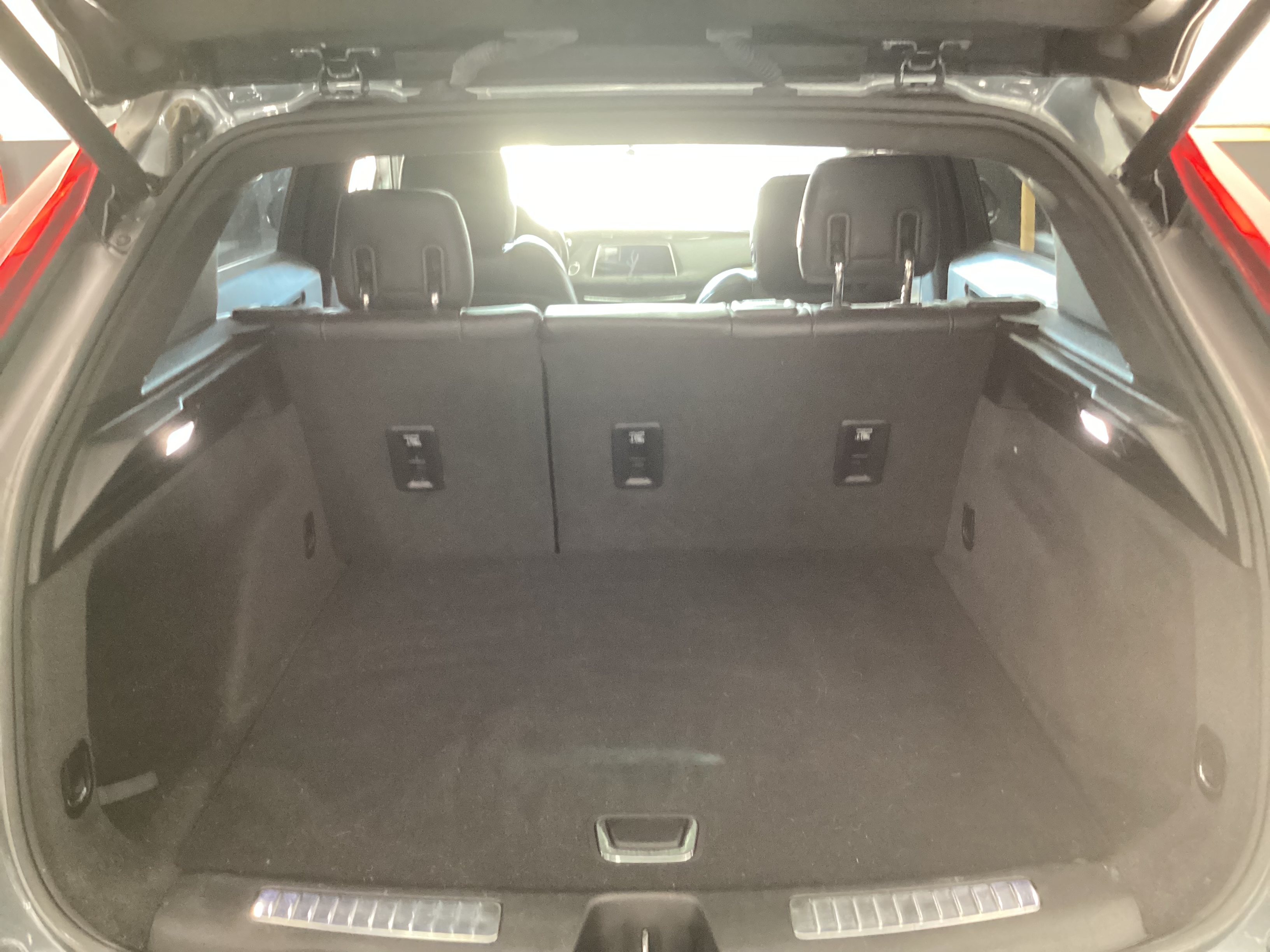 2019 CADILLAC XT4 Premium Luxury AWD - Image 11
