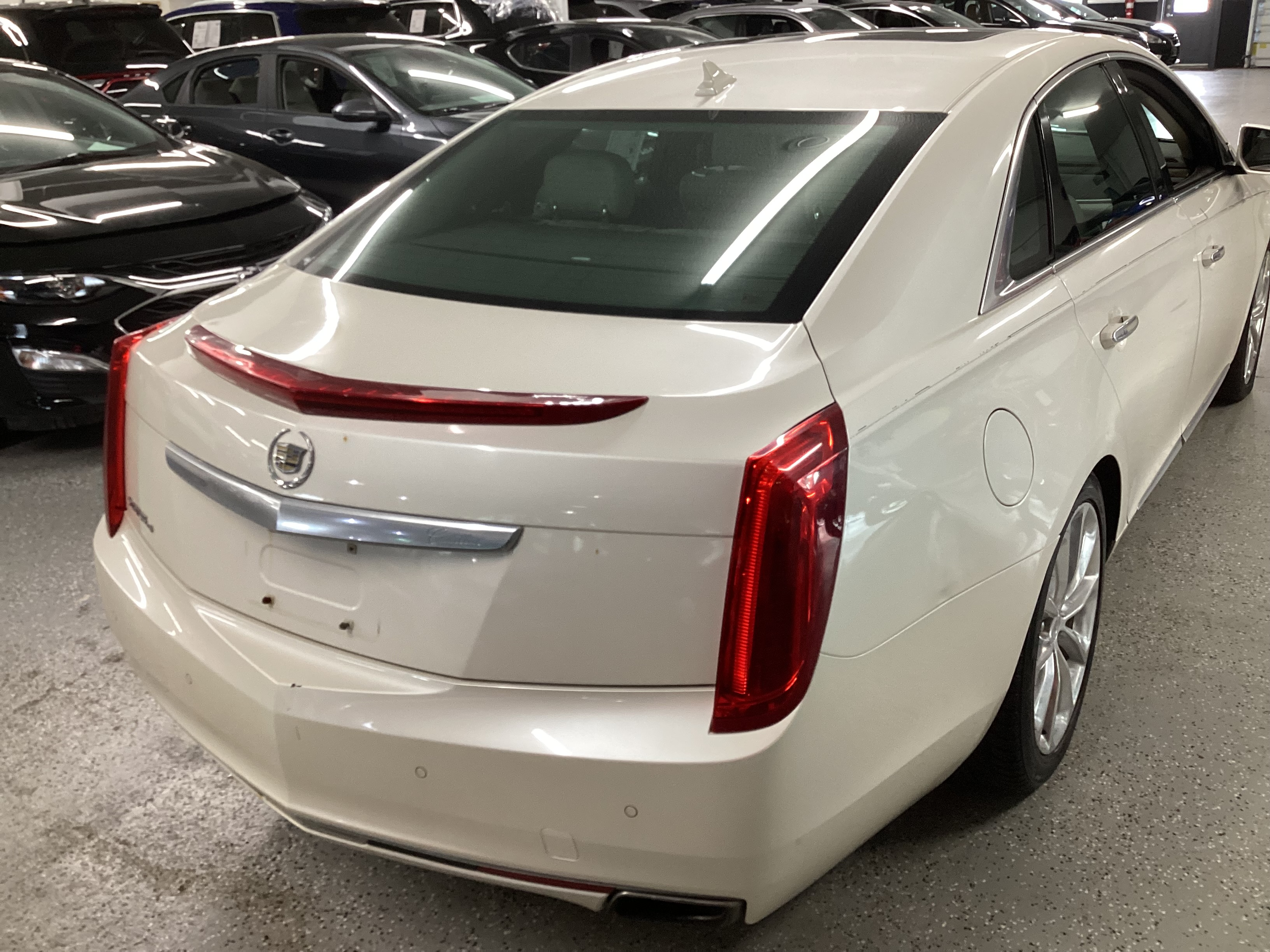 2013 CADILLAC XTS Premium AWD - Image 3