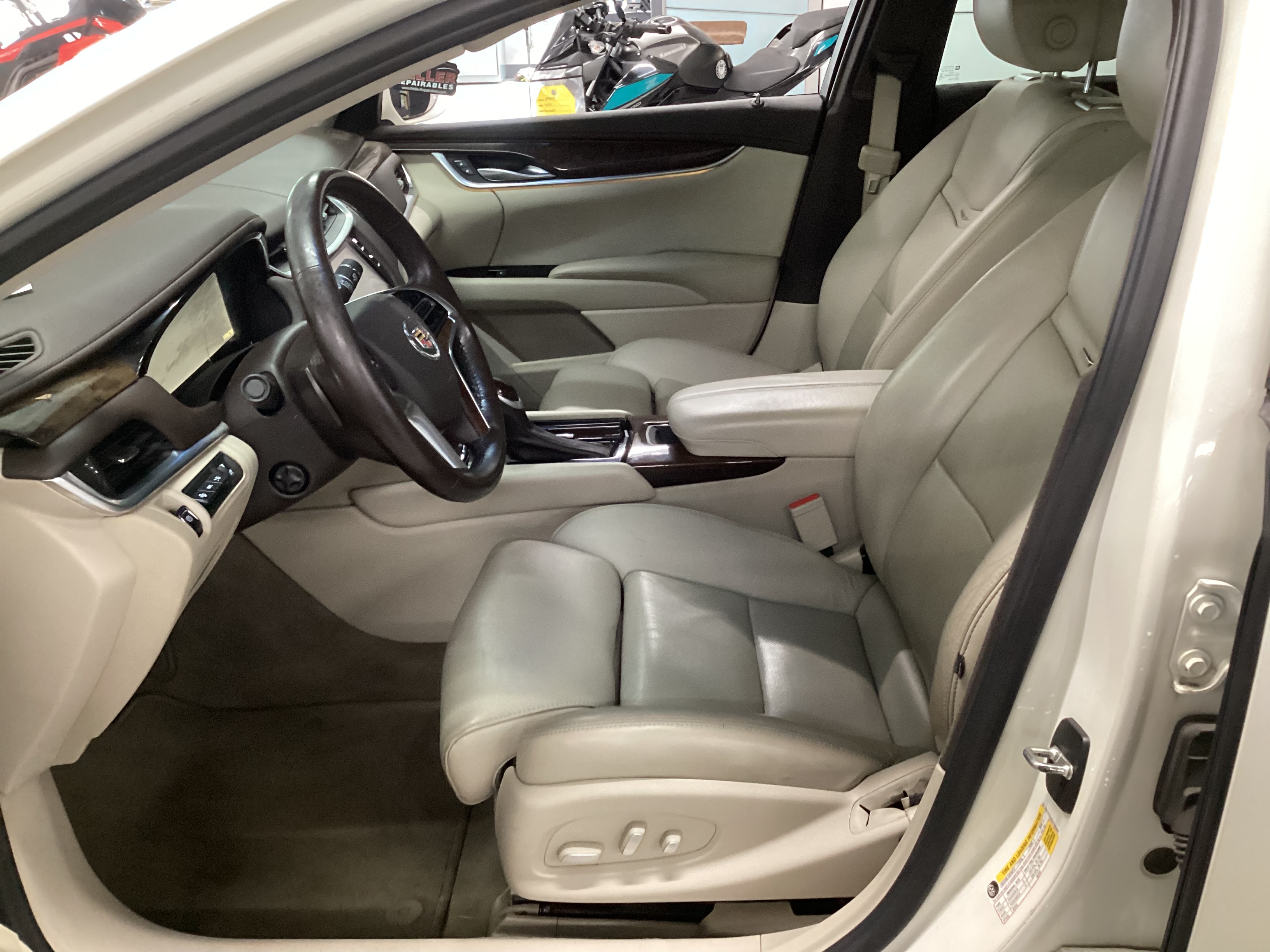 2013 CADILLAC XTS Premium AWD - Image 8