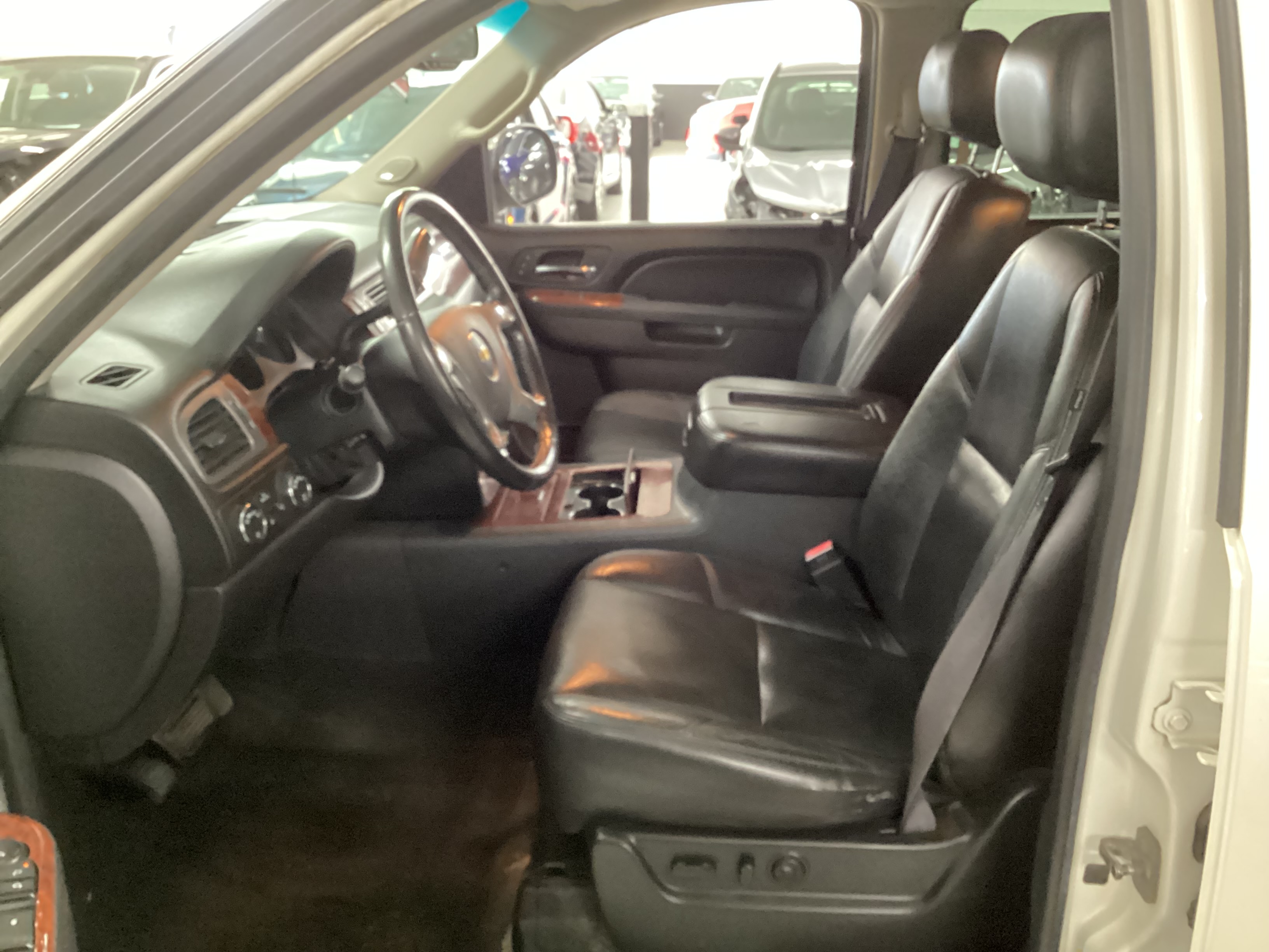 2011 CHEVROLET Avalanche LTZ 4WD - Image 5