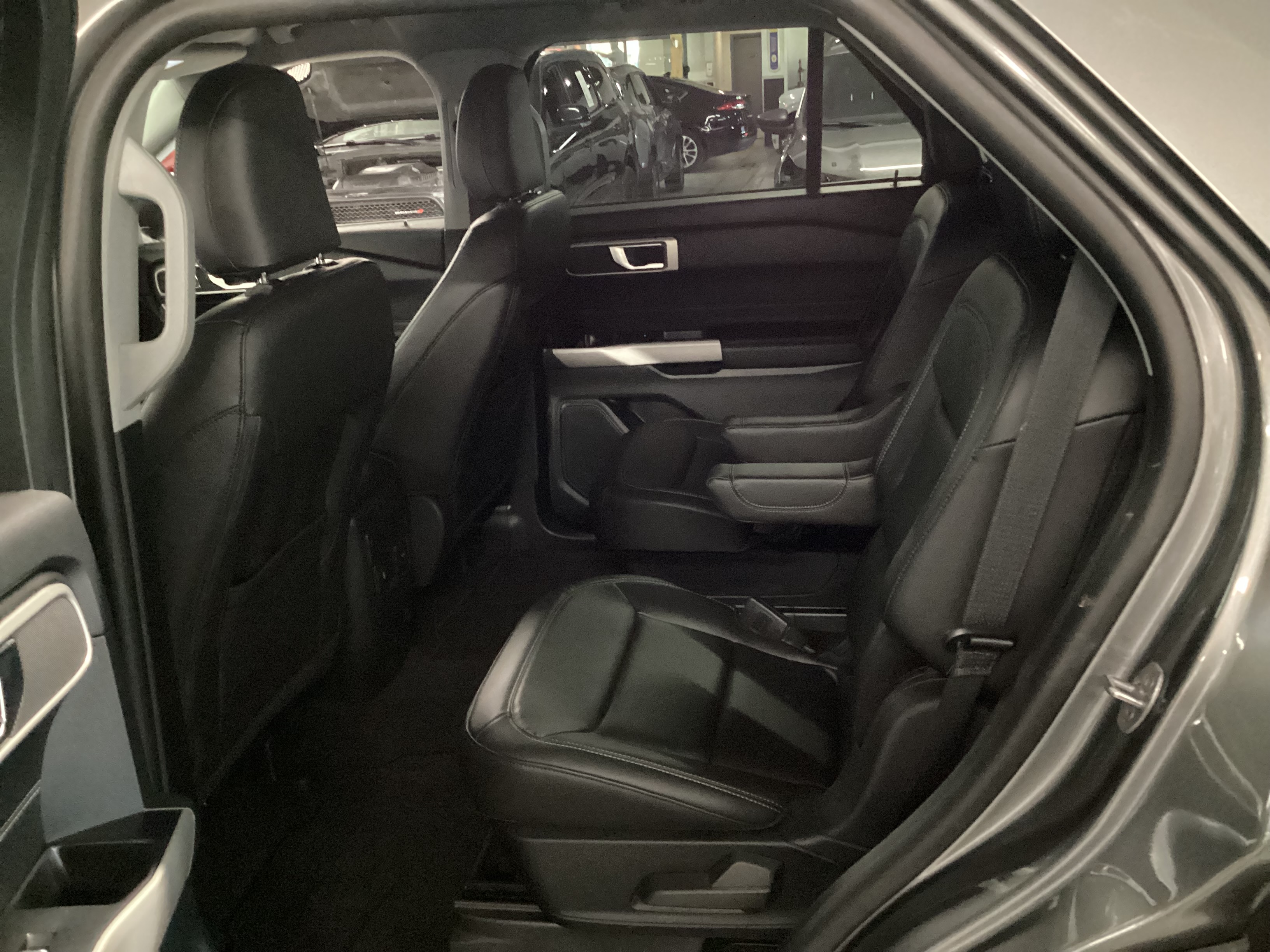 2024 FORD Explorer XLT 4WD - Image 7