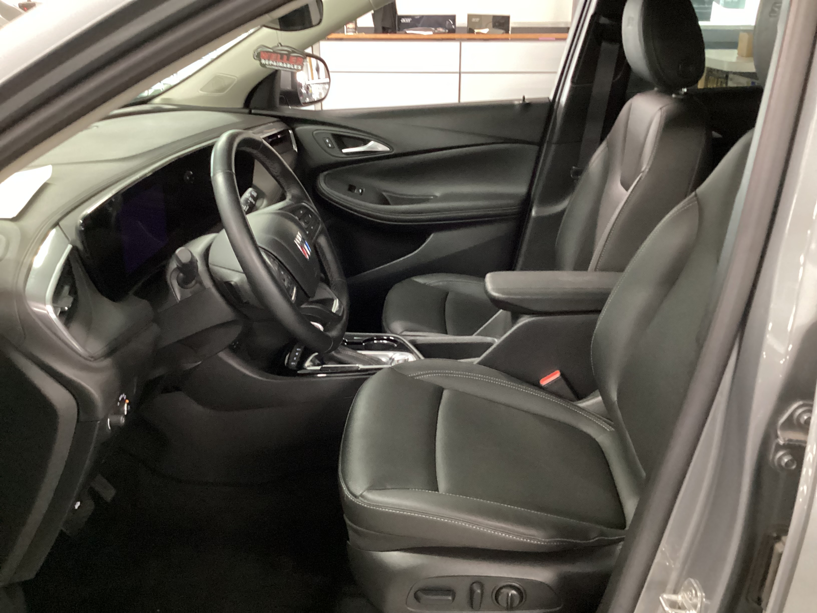 2024 BUICK Encore GX Sport Touring AWD - Image 9