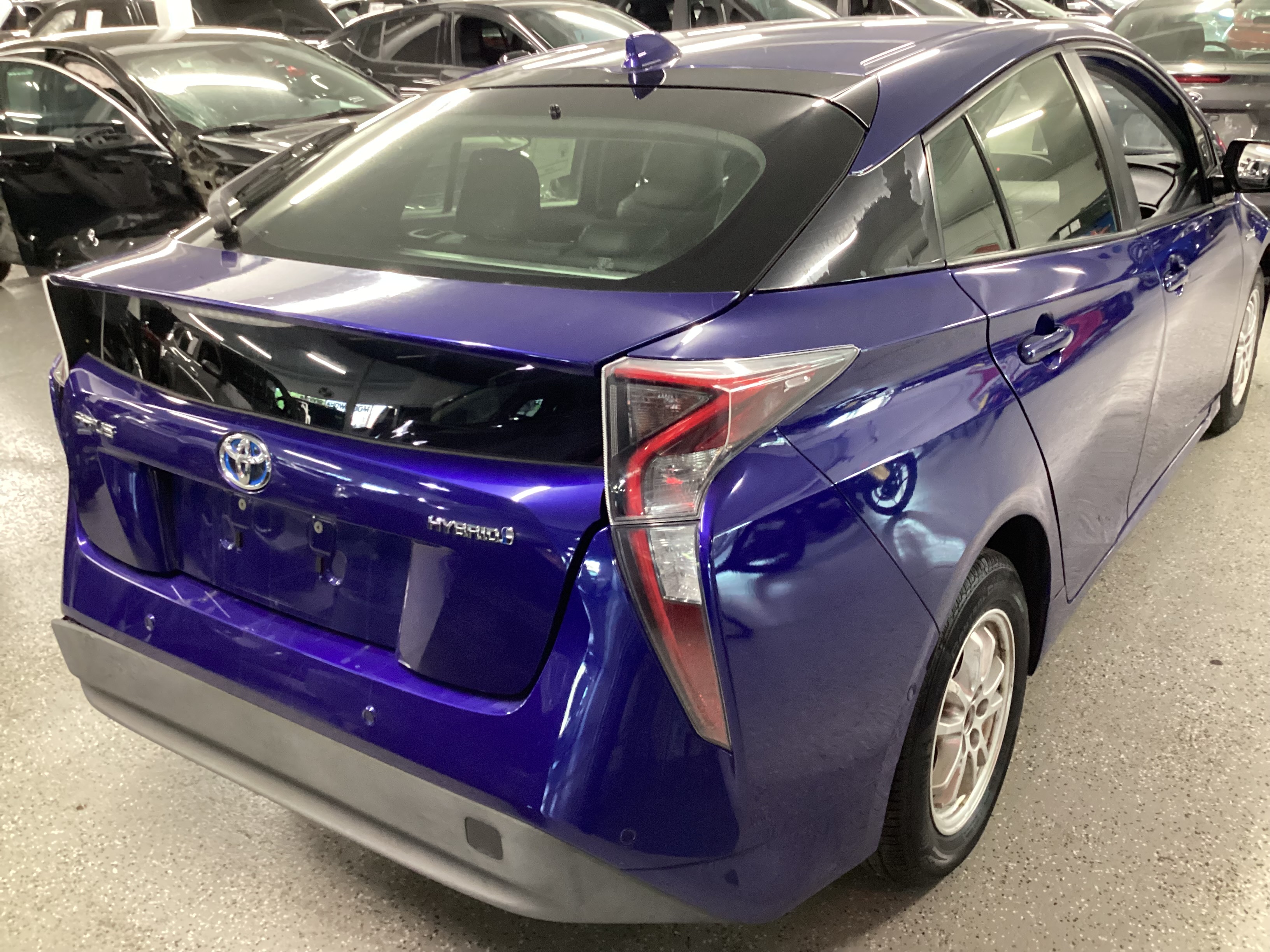 2016 TOYOTA Prius Four - Image 3