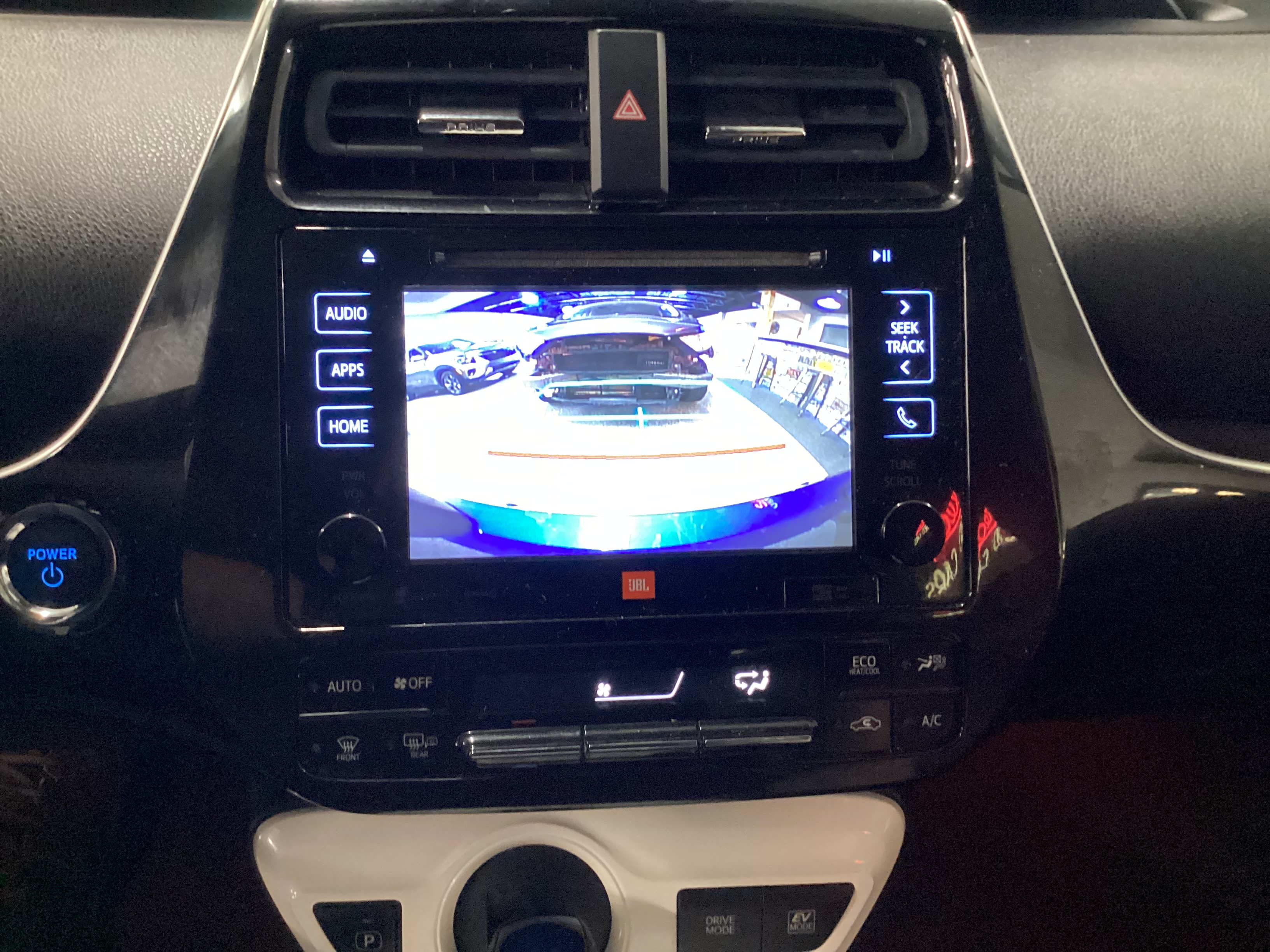 2016 TOYOTA Prius Four - Image 15
