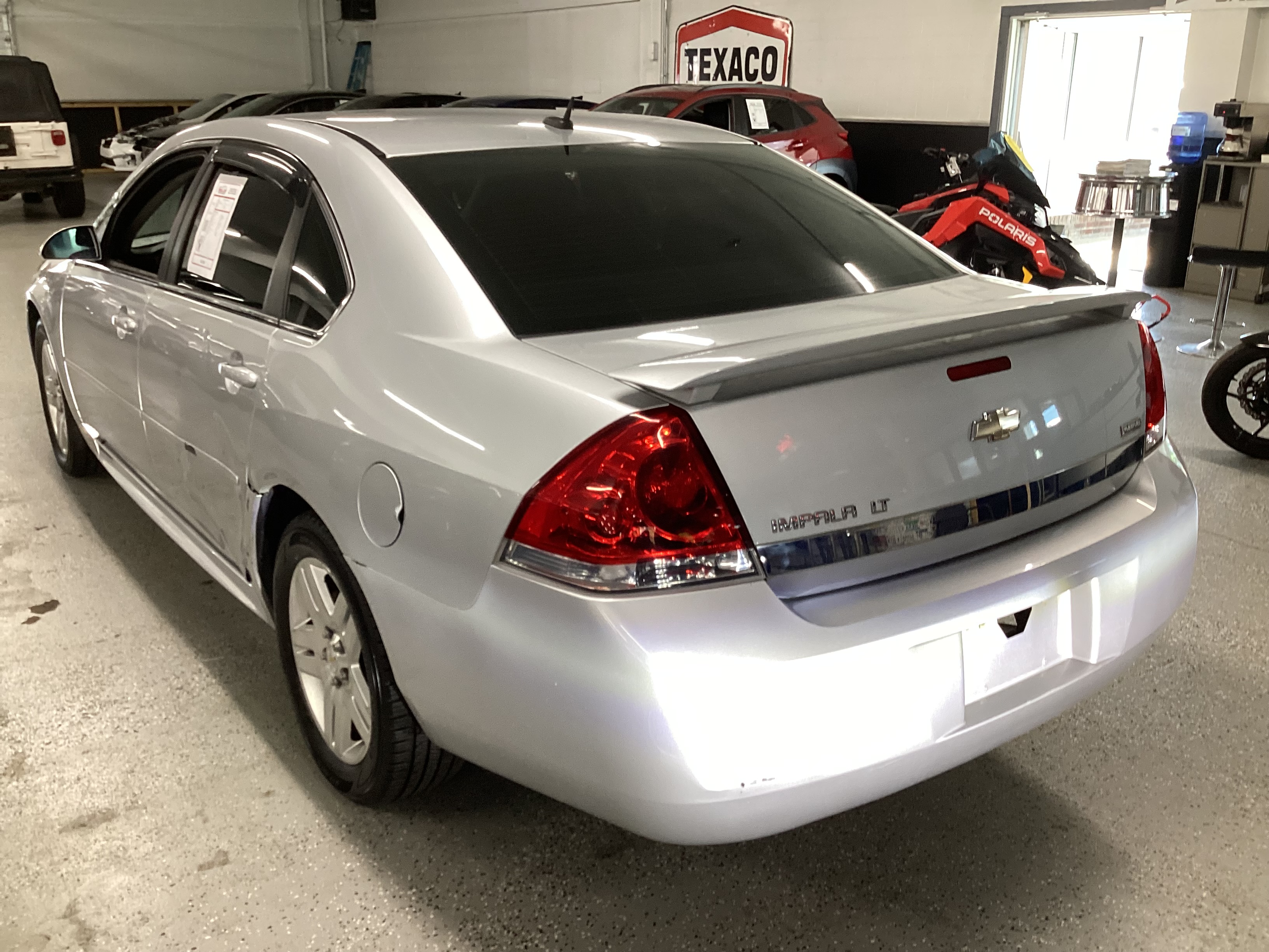 2011 CHEVROLET Impala LT - Image 2