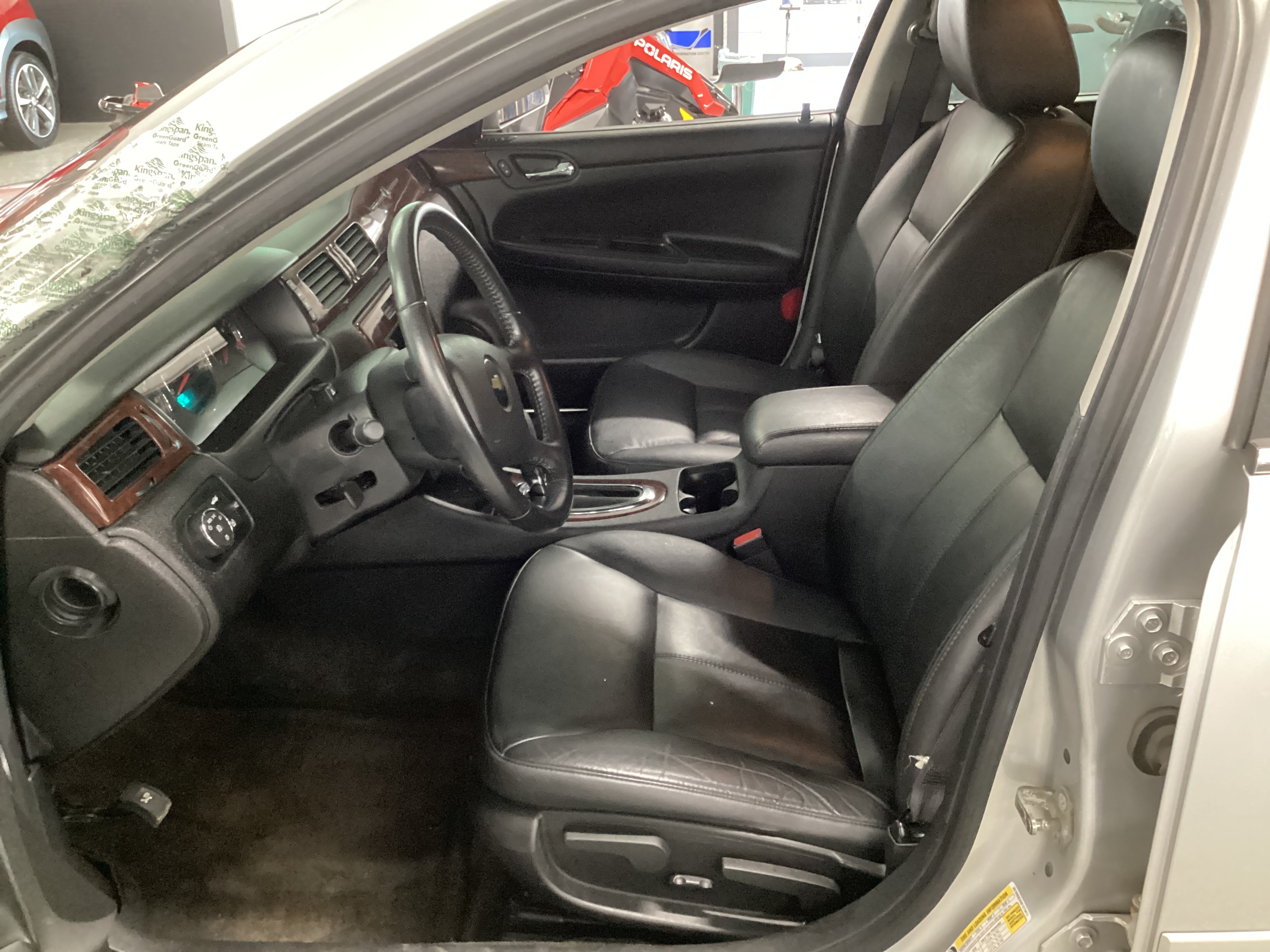 2011 CHEVROLET Impala LT - Image 6