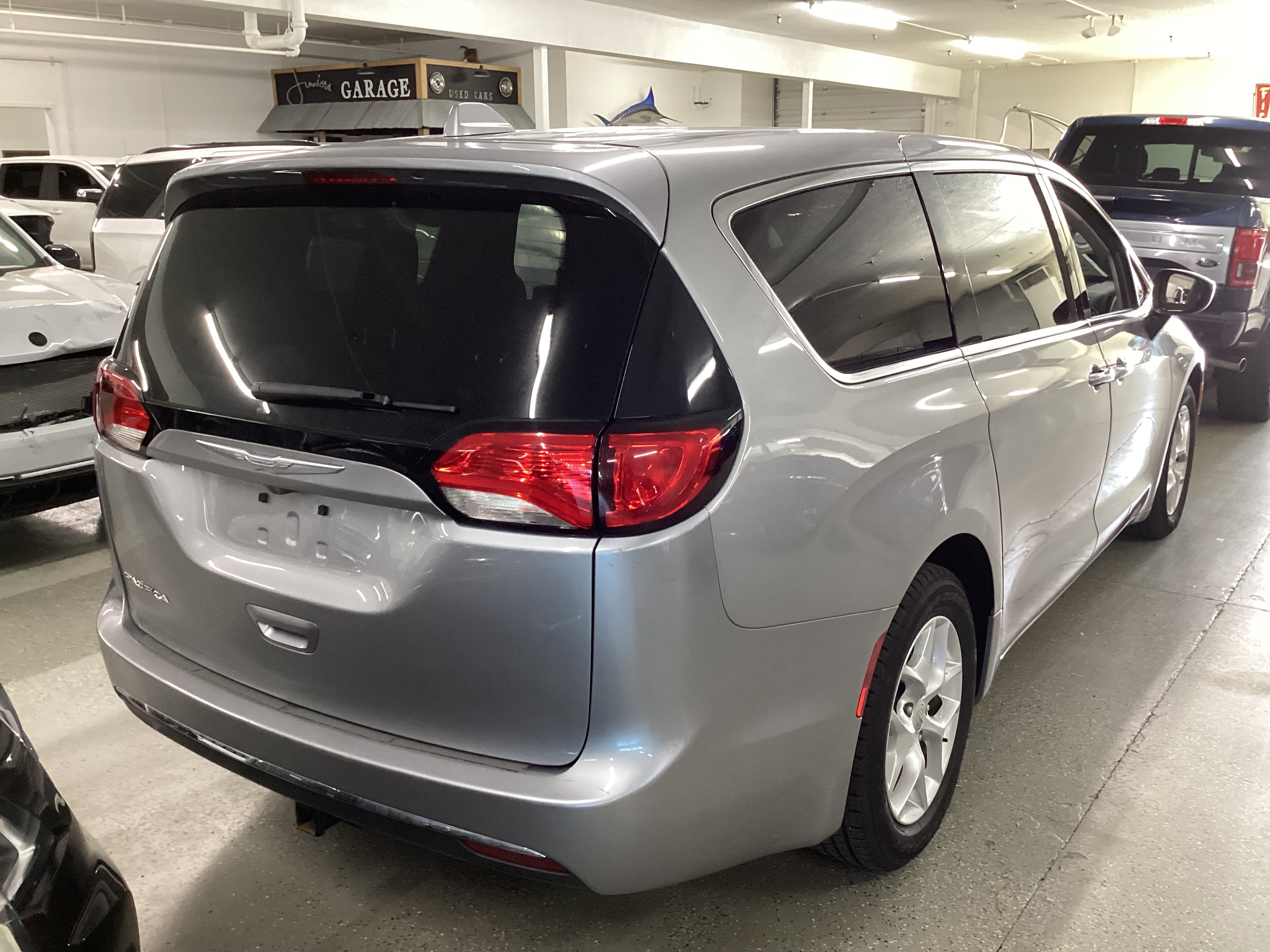 2017 CHRYSLER Pacifica Touring Plus - Image 3