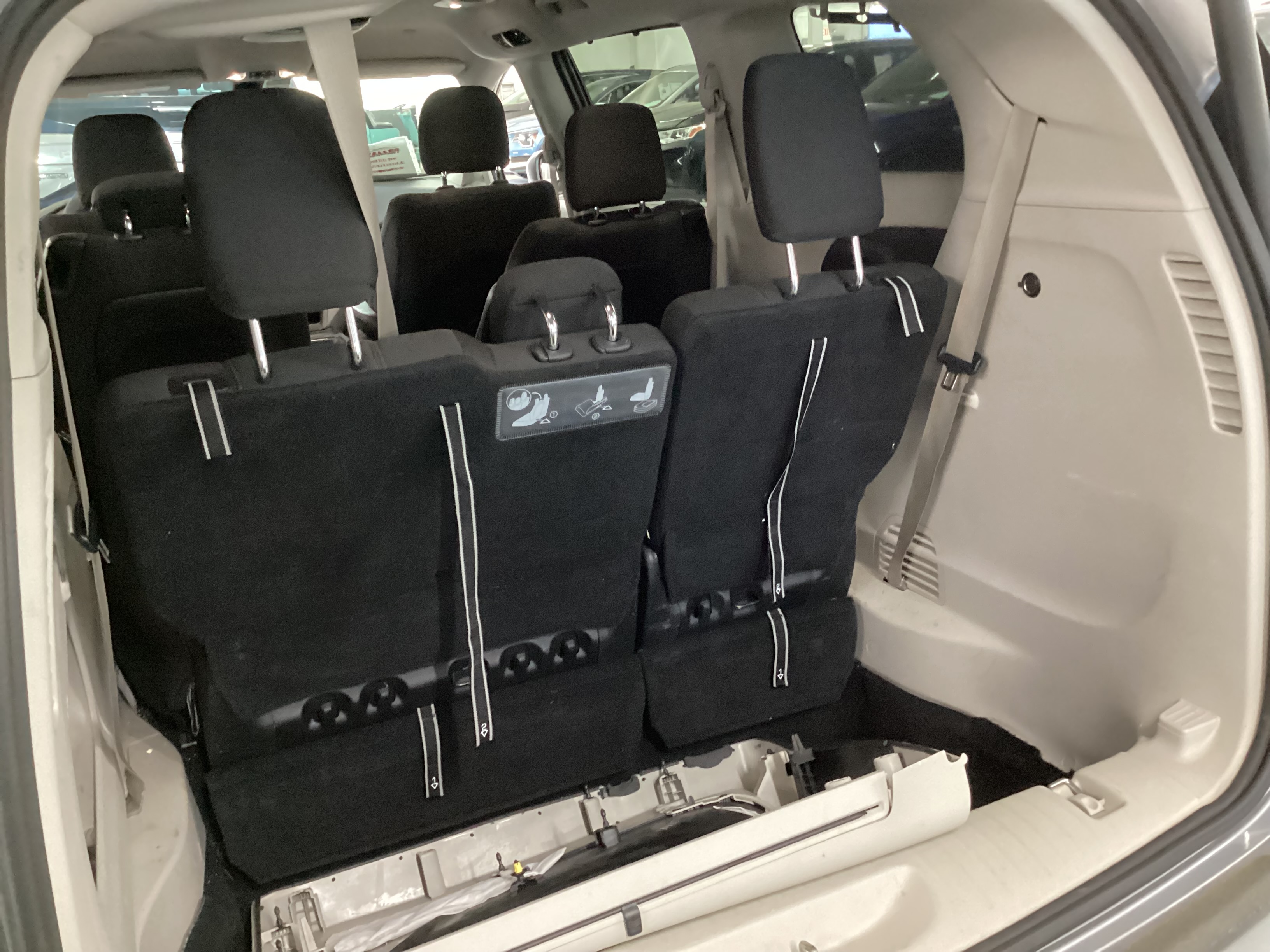 2017 CHRYSLER Pacifica Touring Plus - Image 10