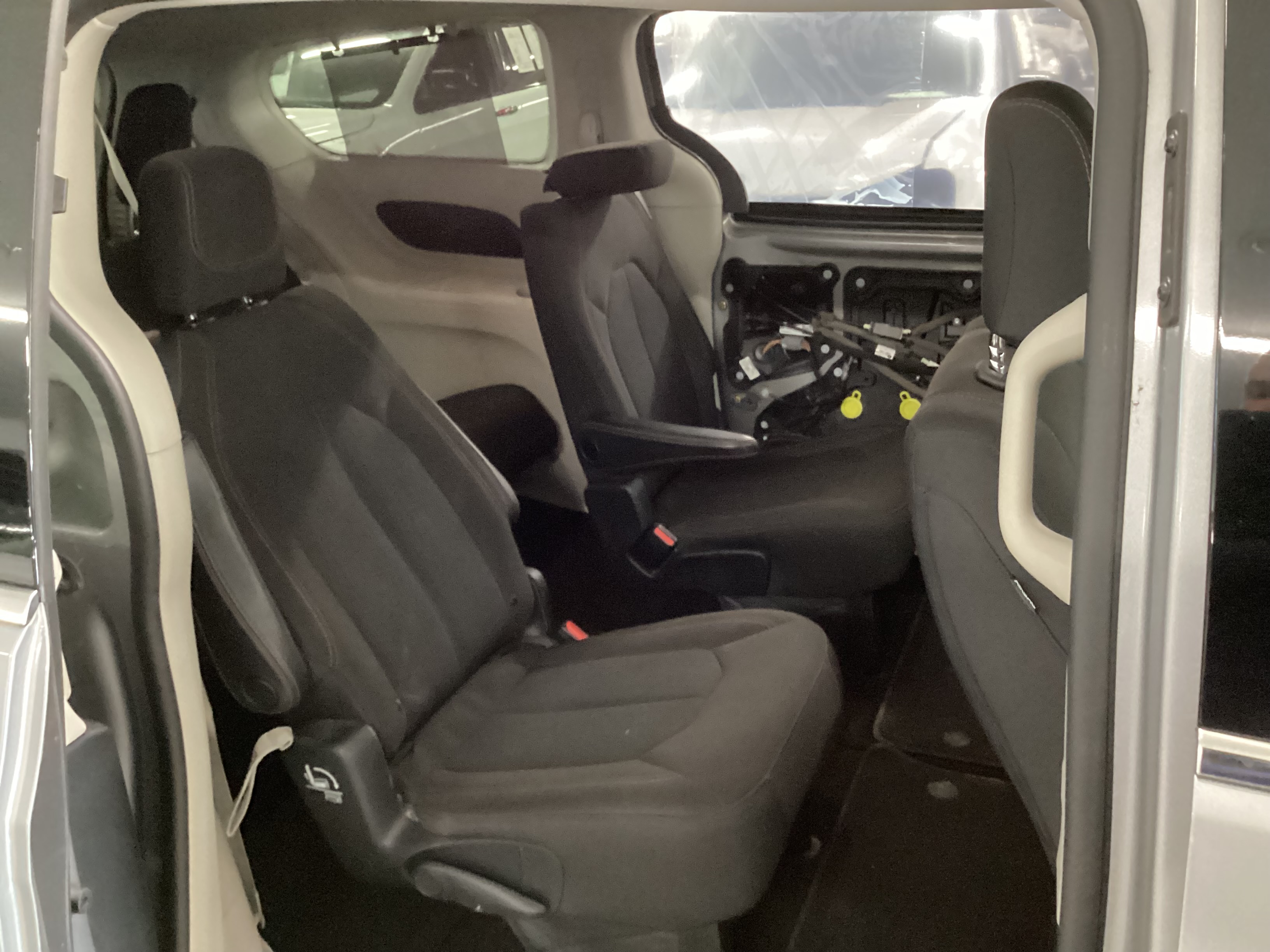 2017 CHRYSLER Pacifica Touring Plus - Image 12