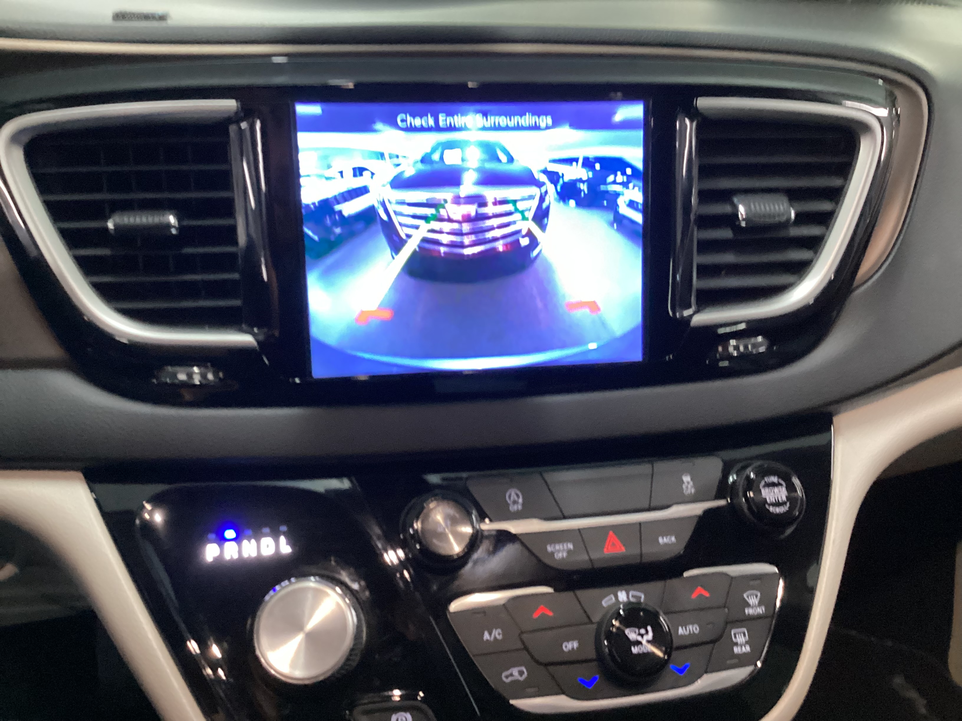 2017 CHRYSLER Pacifica Touring Plus - Image 14