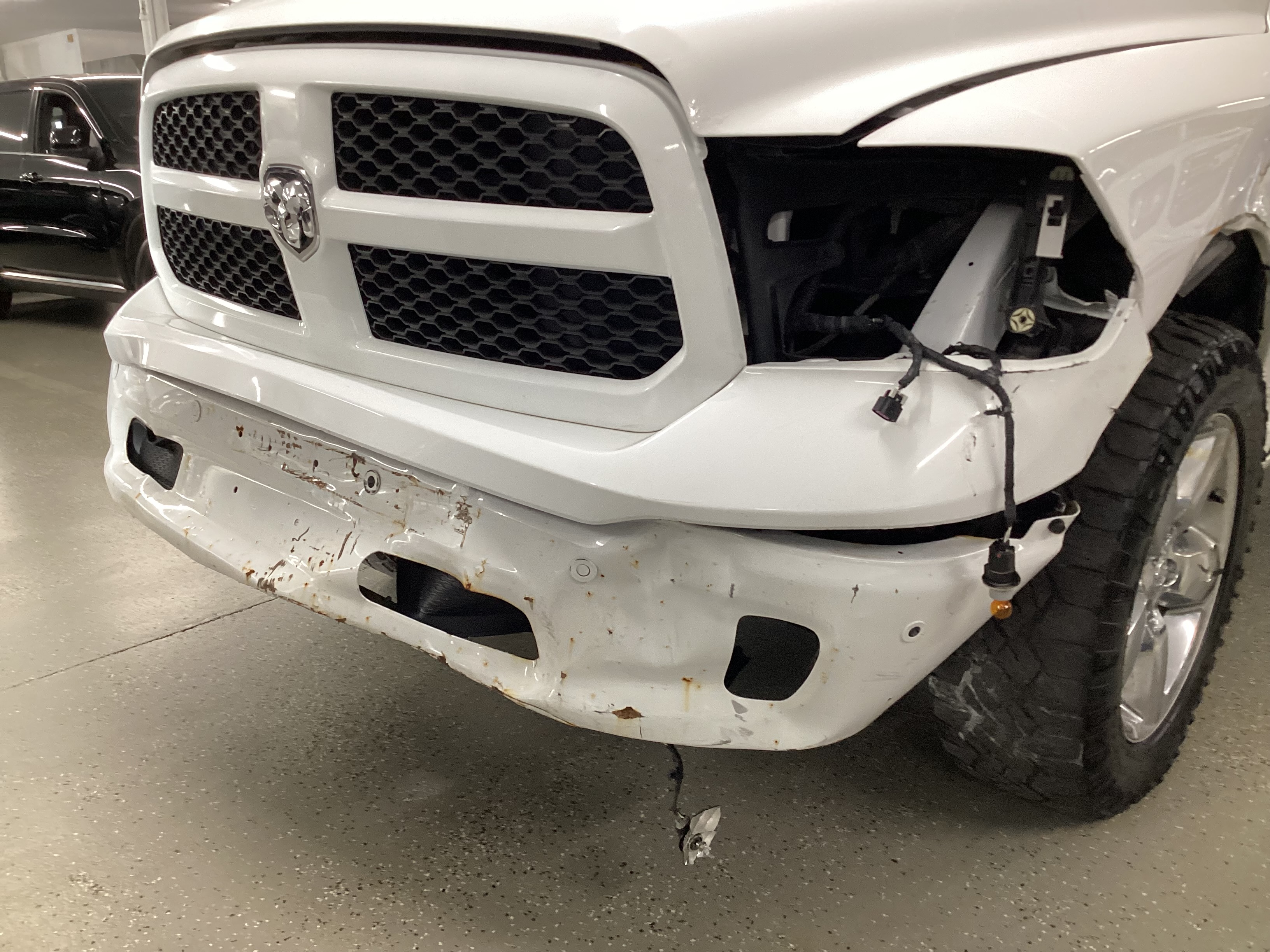 2016 RAM 1500 4WD Crew Cab Big Horn - Image 11