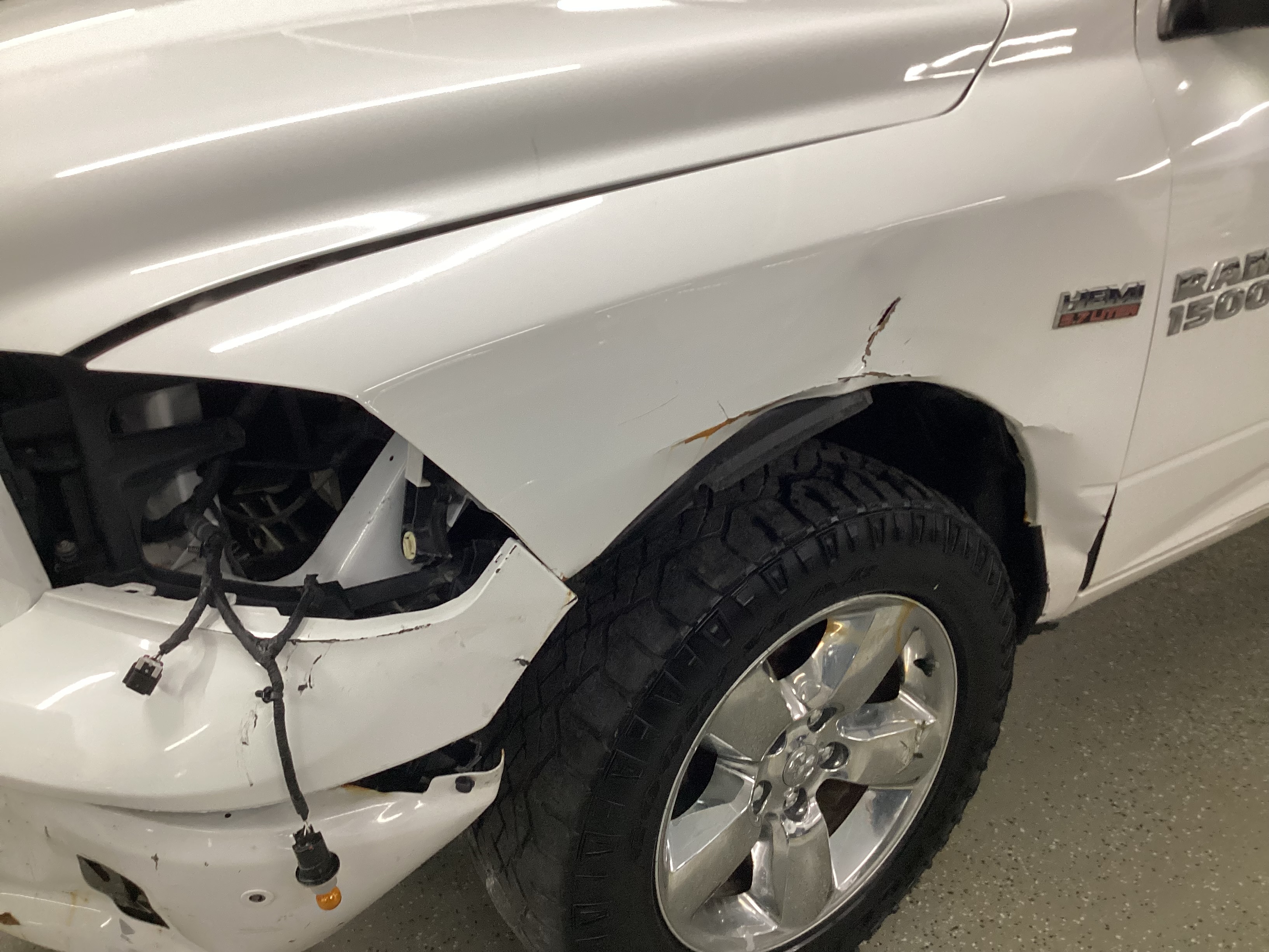 2016 RAM 1500 4WD Crew Cab Big Horn - Image 12