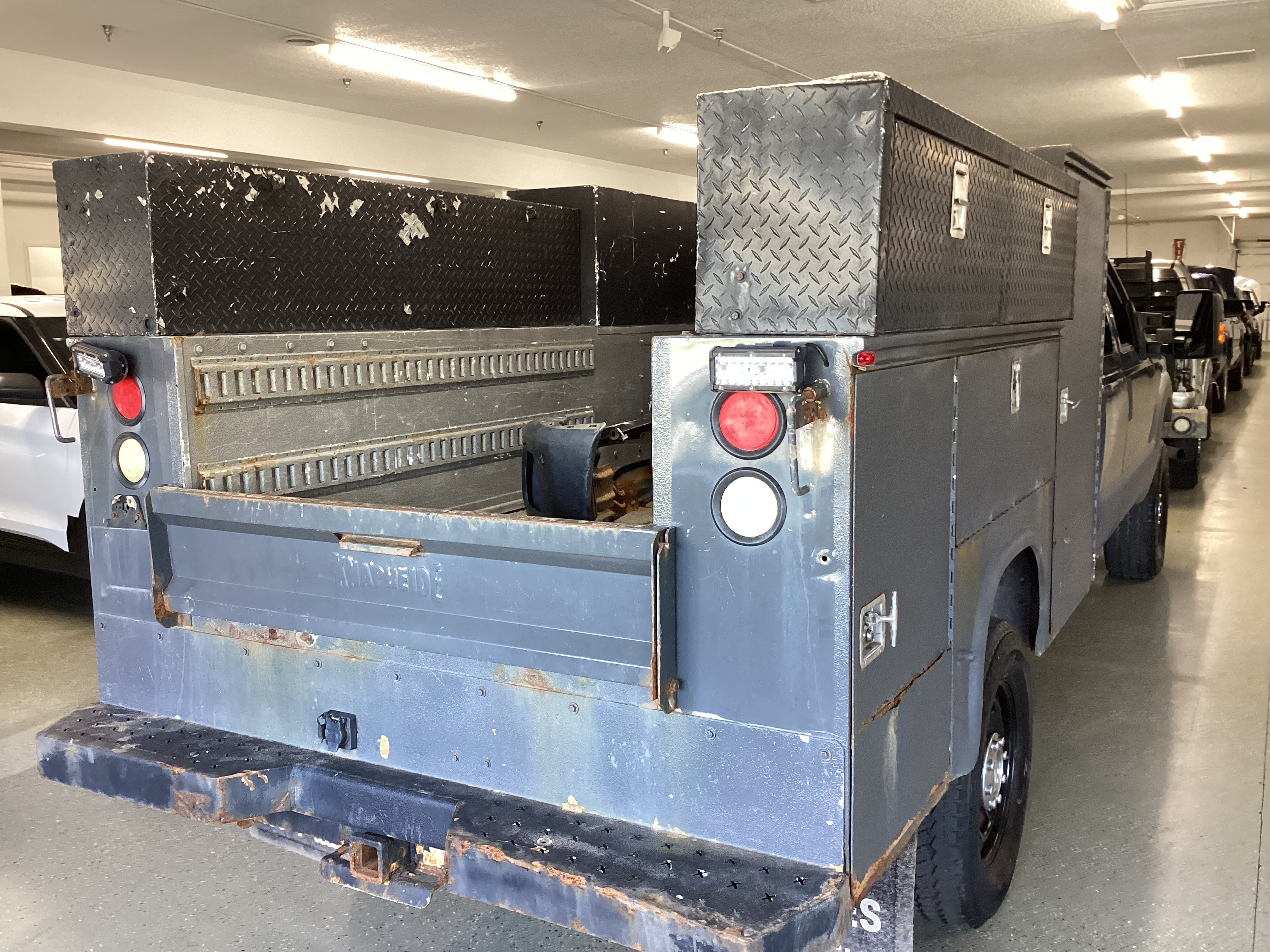 2011 FORD F-350 4WD SuperCab XL - Image 3