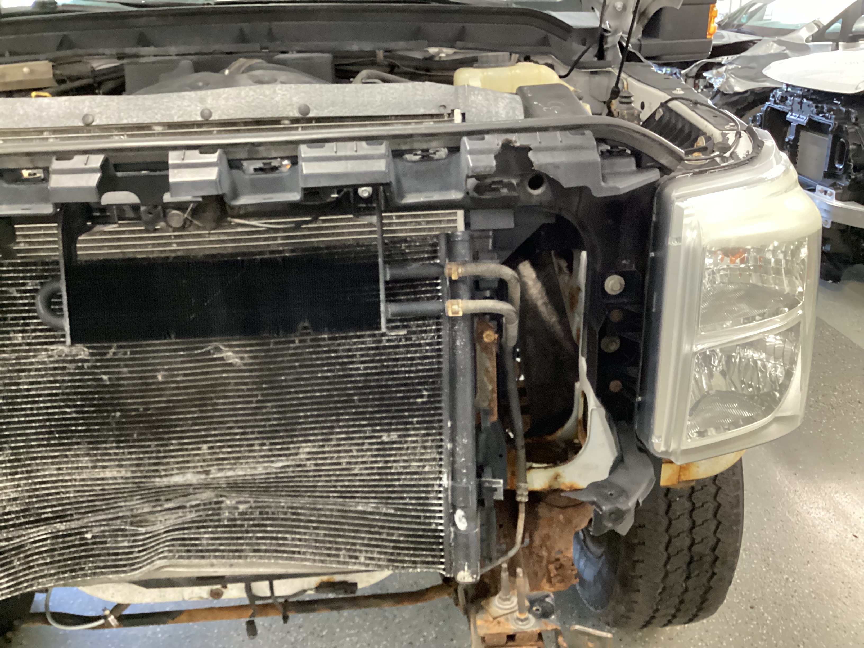 2011 FORD F-350 4WD SuperCab XL - Image 8