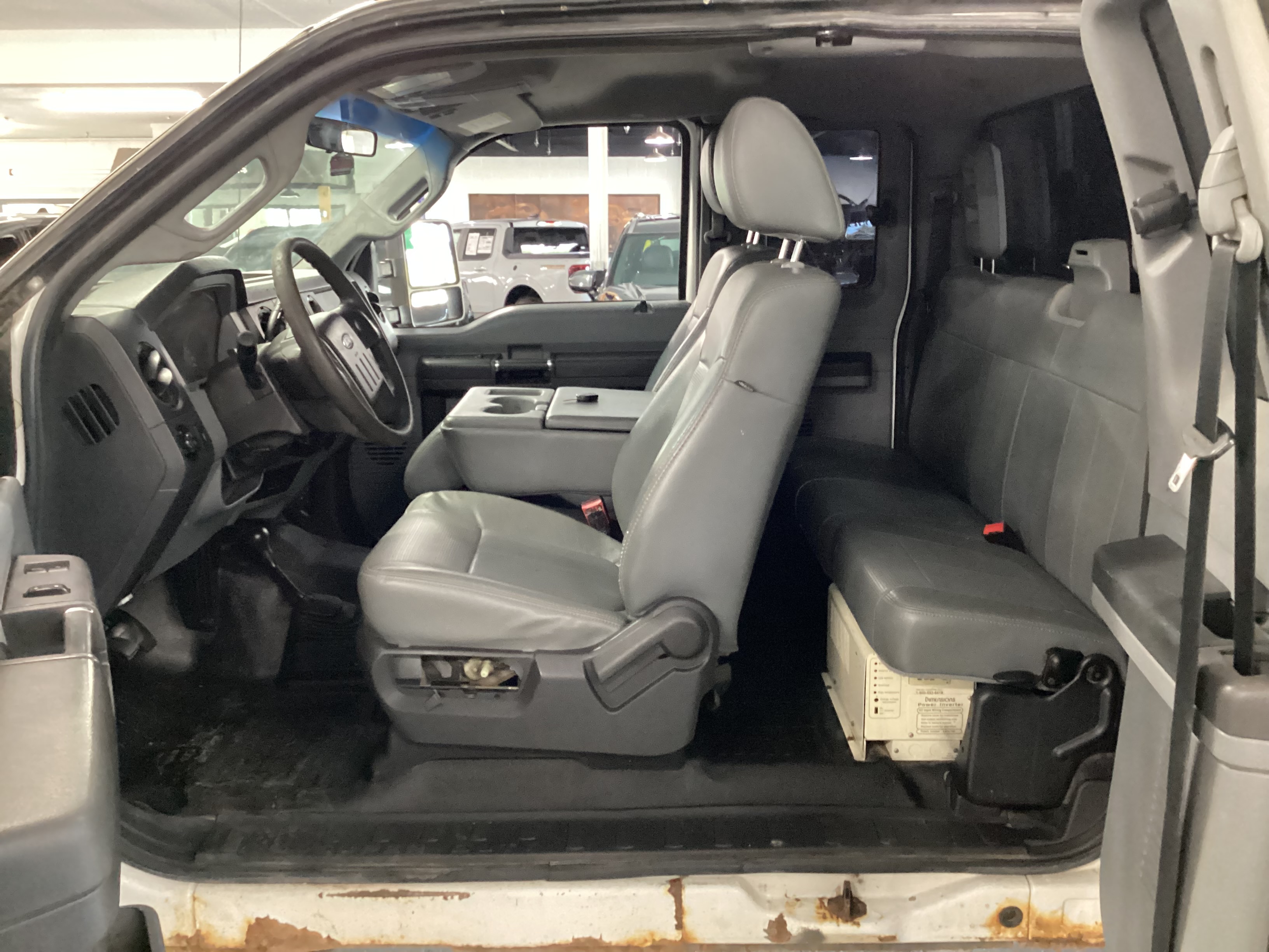 2011 FORD F-350 4WD SuperCab XL - Image 13