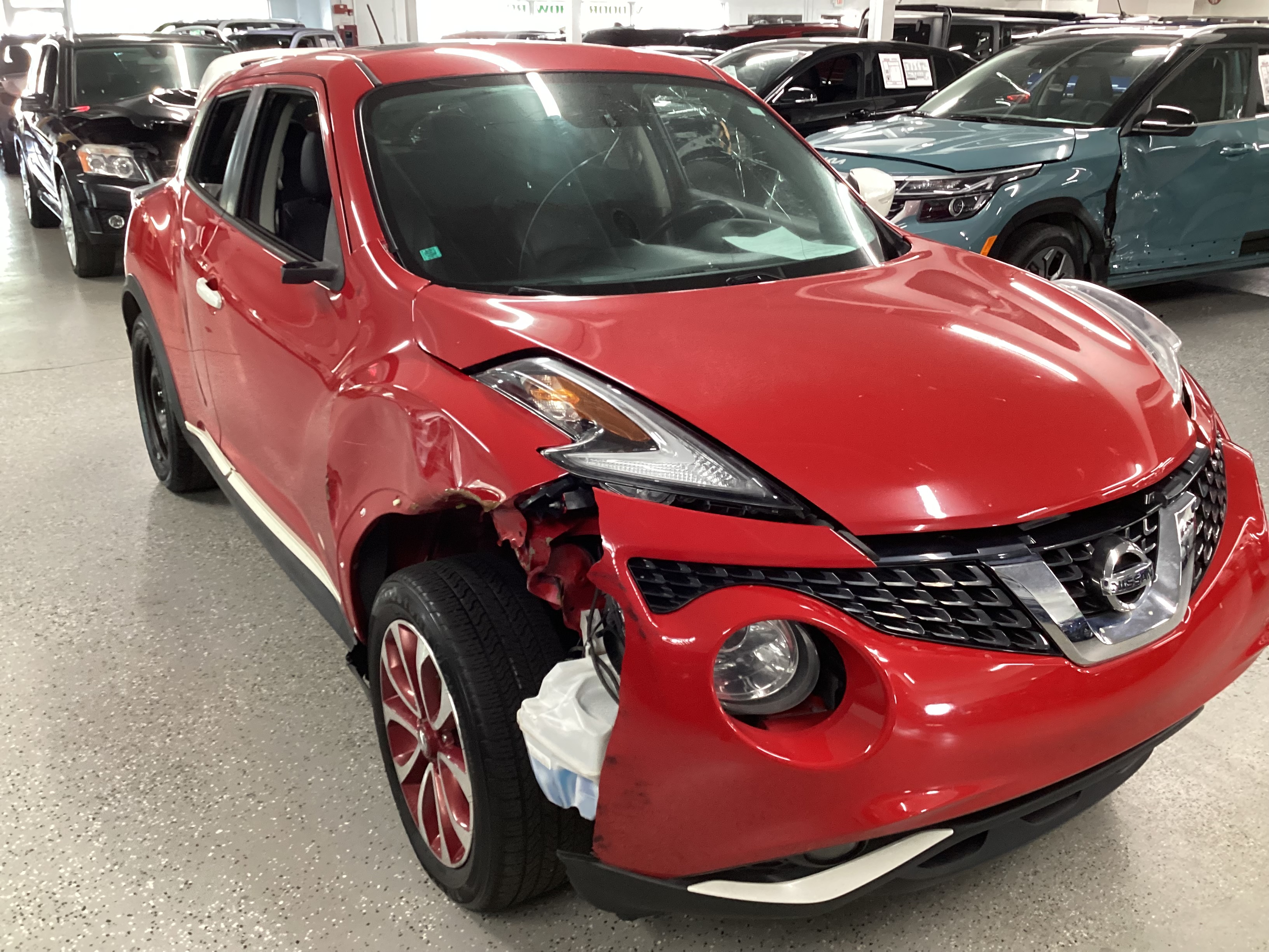 2015 NISSAN Juke SL AWD - Image 4