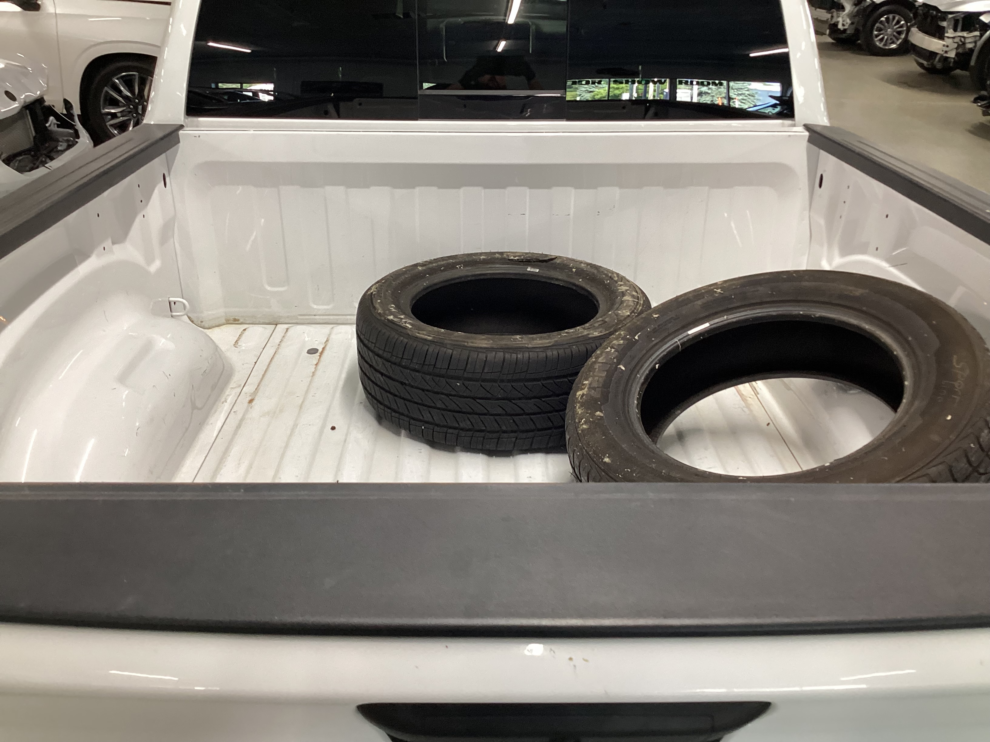 2025 RAM 1500 Big Horn 4WD Crew Cab - Image 8