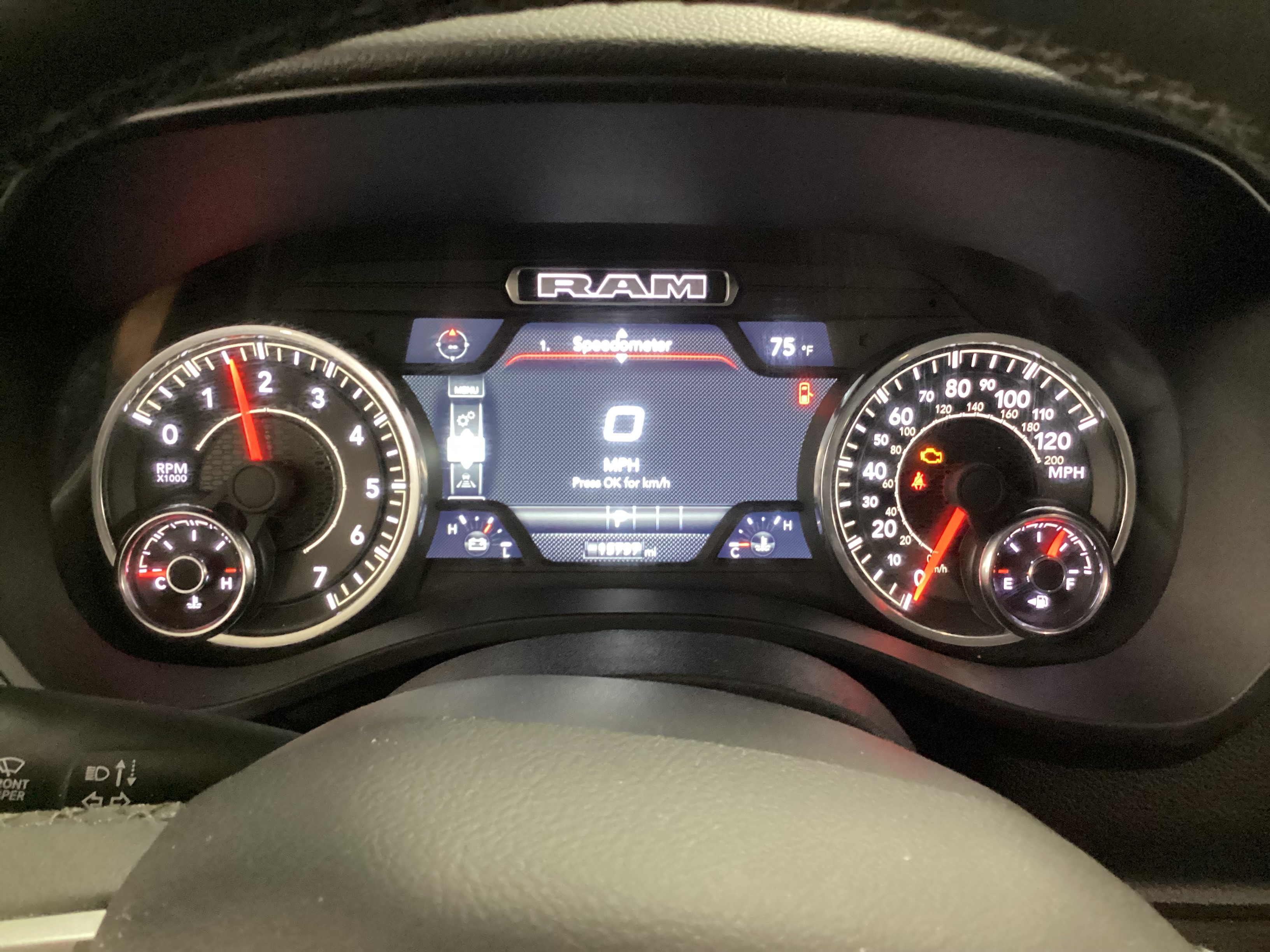 2025 RAM 1500 Big Horn 4WD Crew Cab - Image 14
