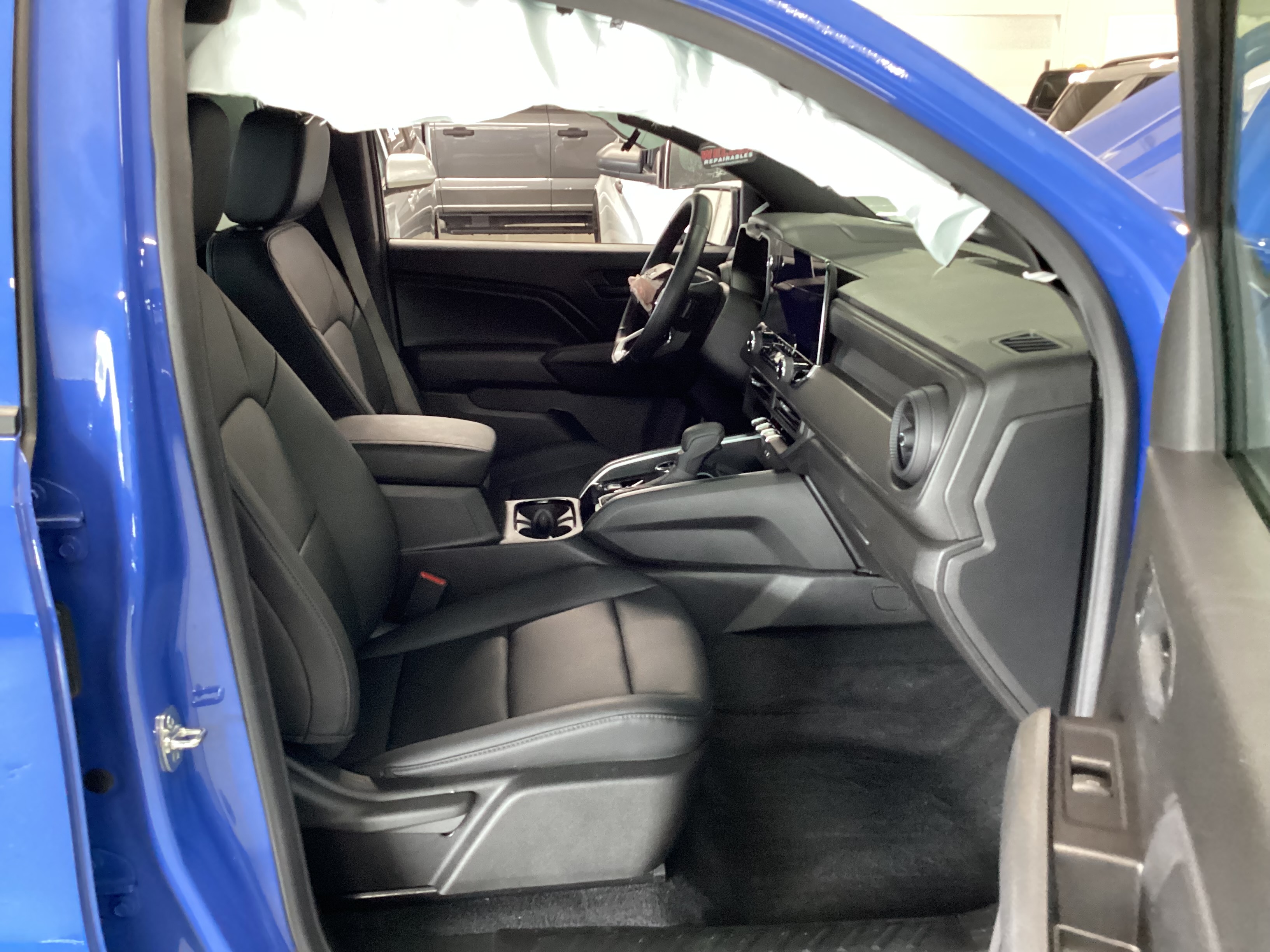 2026 CHEVROLET Colorado 4WD Crew Cab Trail Boss - Image 16