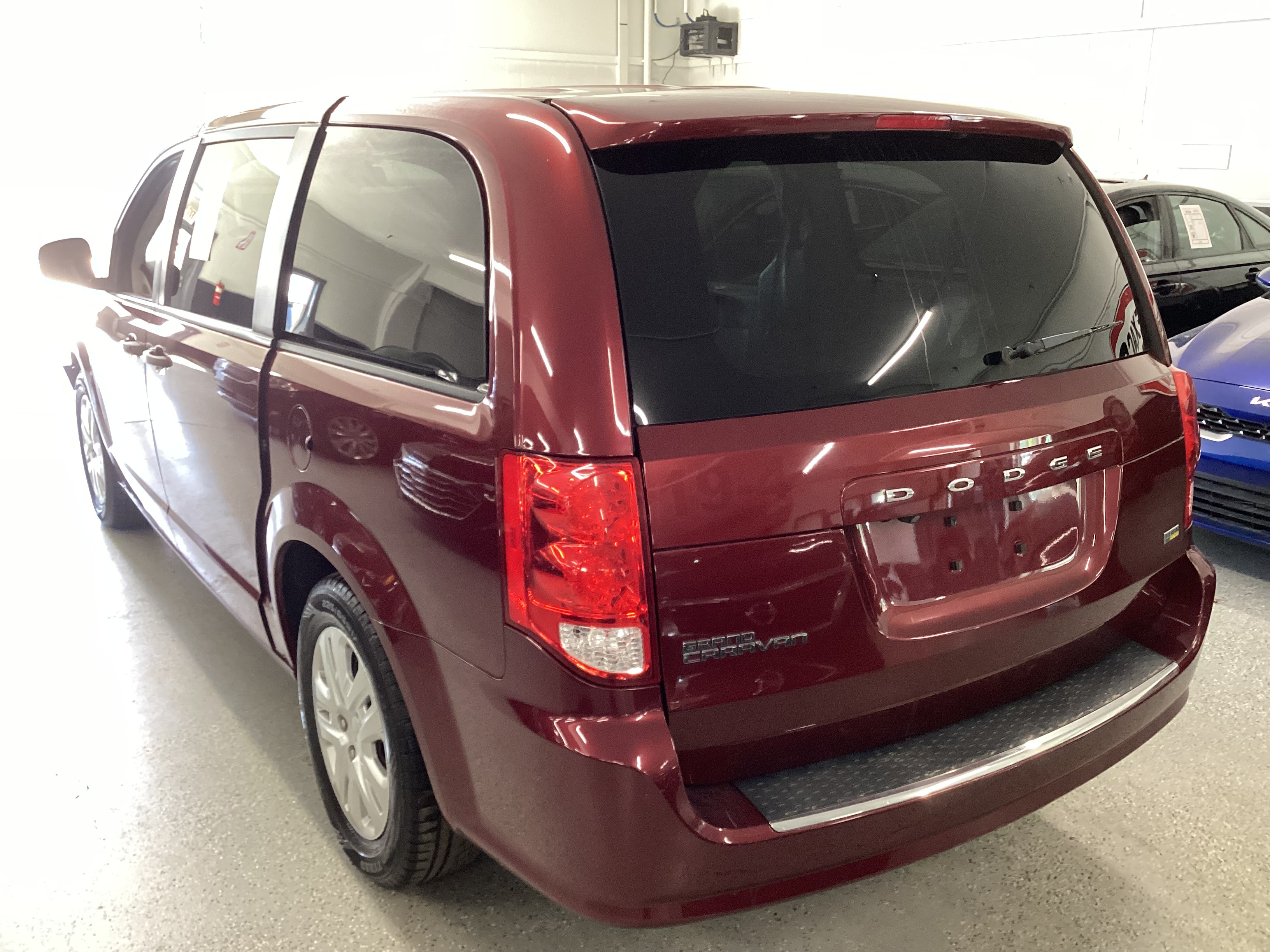 2019 DODGE Grand Caravan SE - Image 2