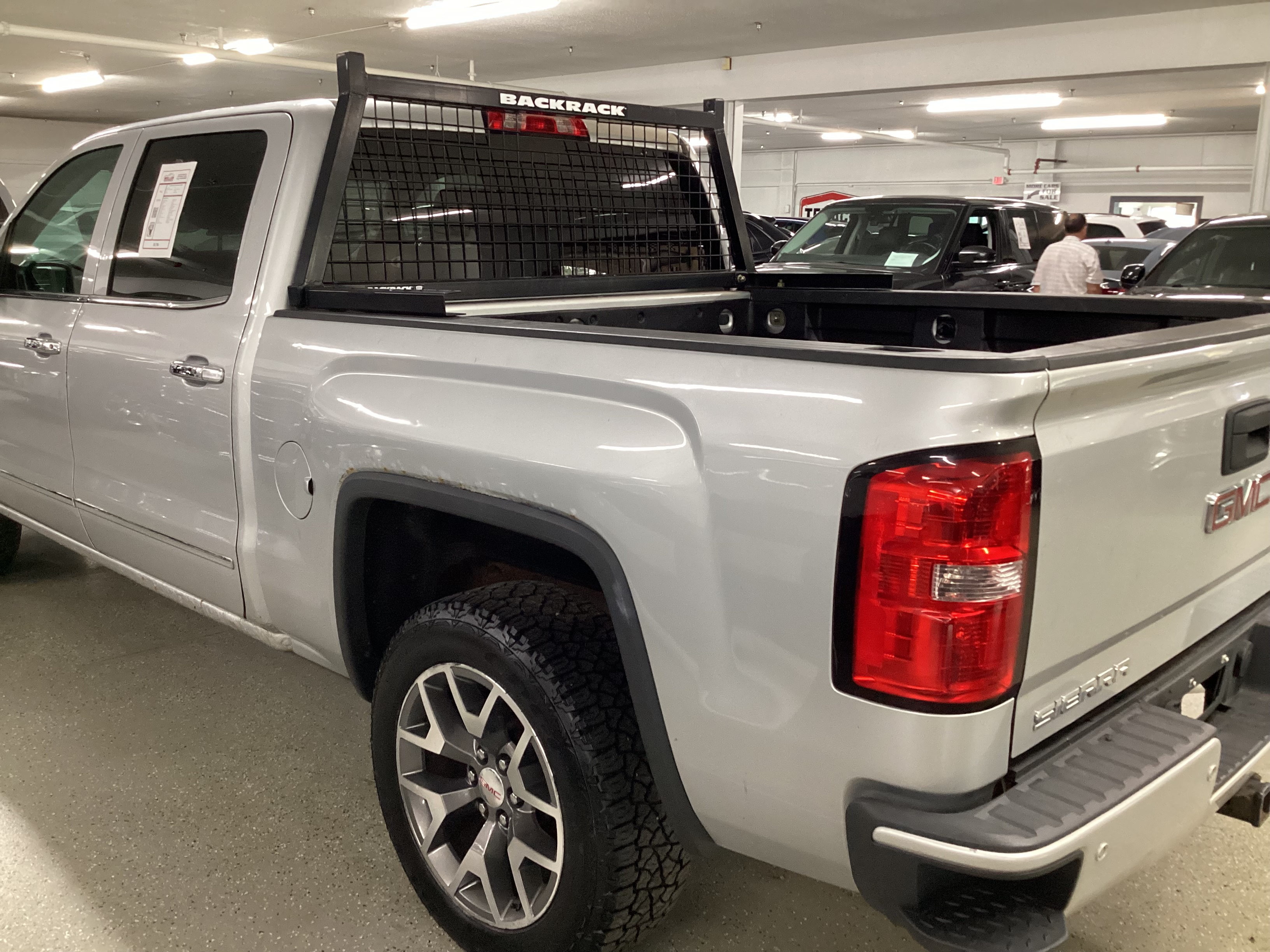 2014 GMC Sierra SLT Crew Cab 4WD - Image 3