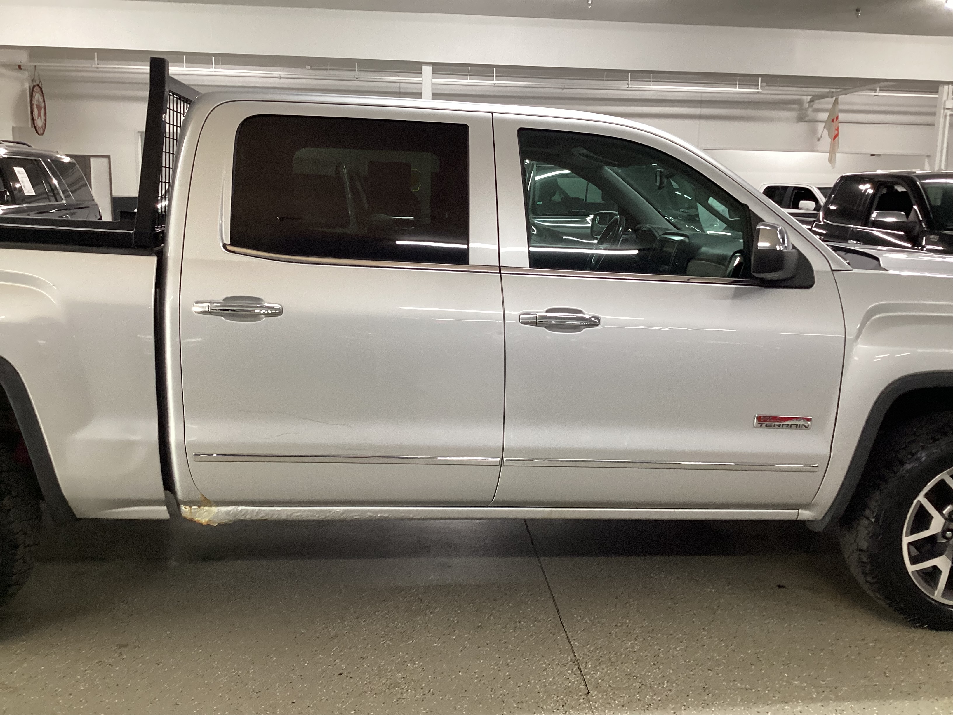 2014 GMC Sierra SLT Crew Cab 4WD - Image 5