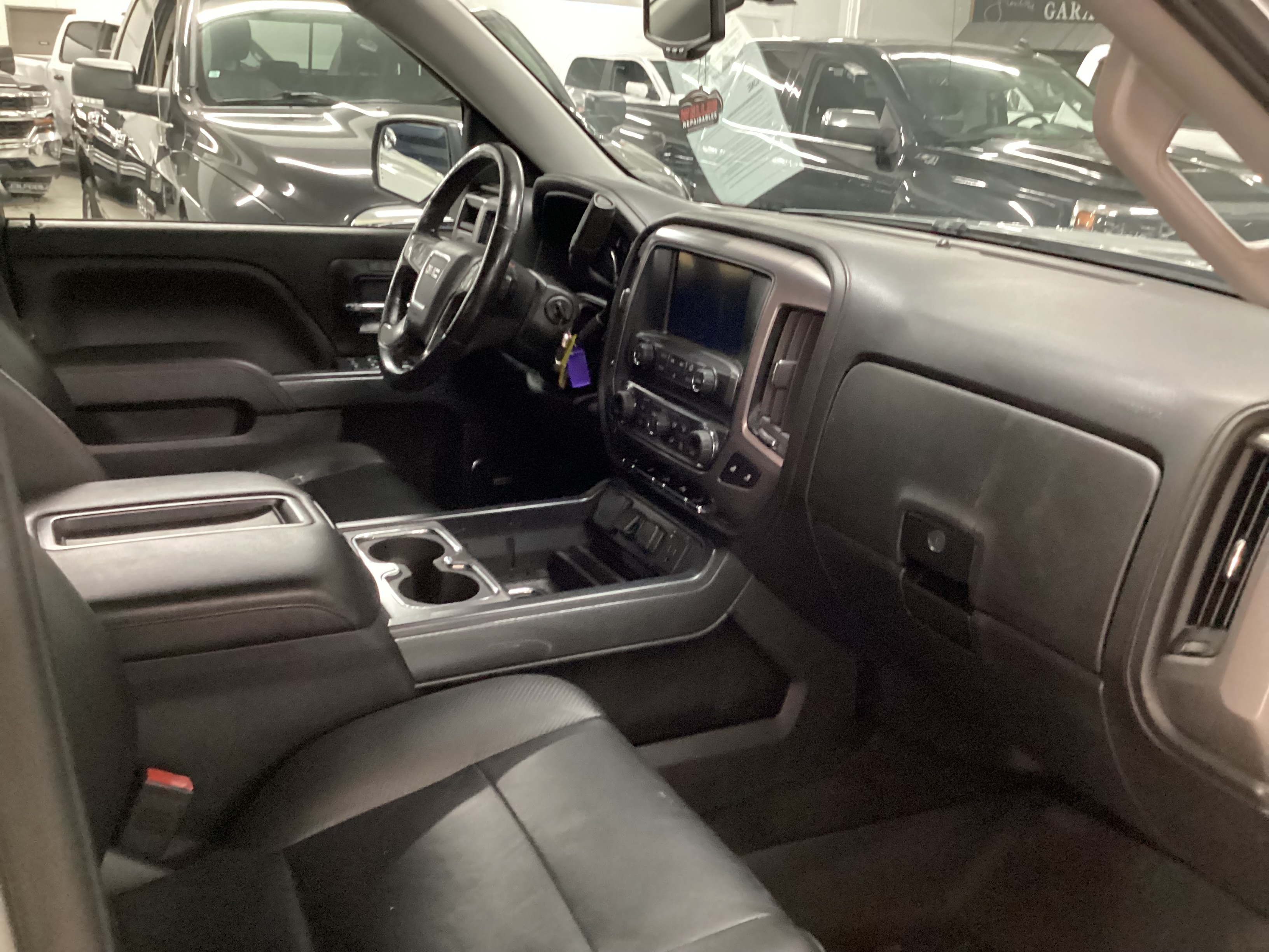 2014 GMC Sierra SLT Crew Cab 4WD - Image 13