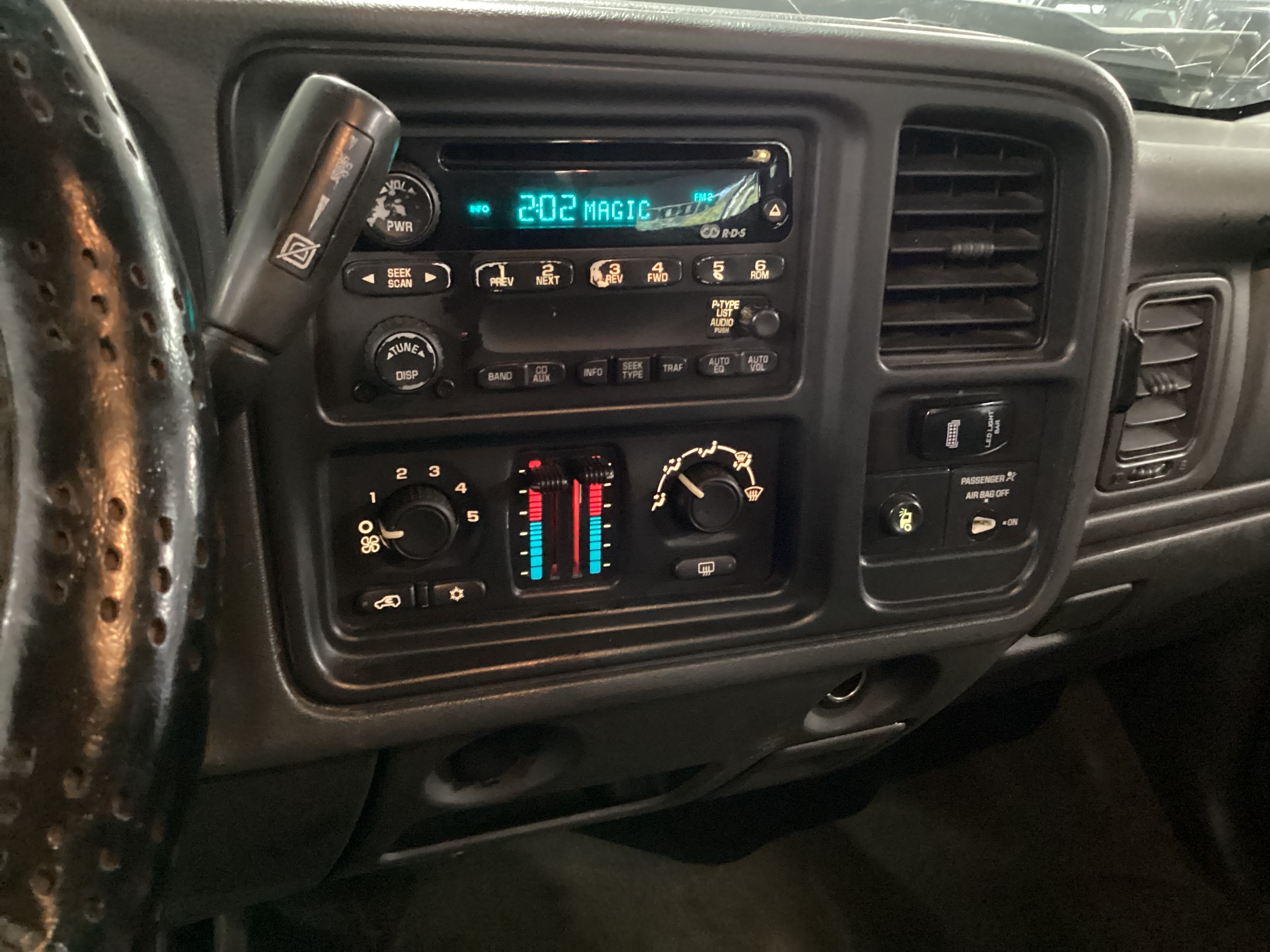 2003 CHEVROLET Silverado 2500HD 4WD - Image 12