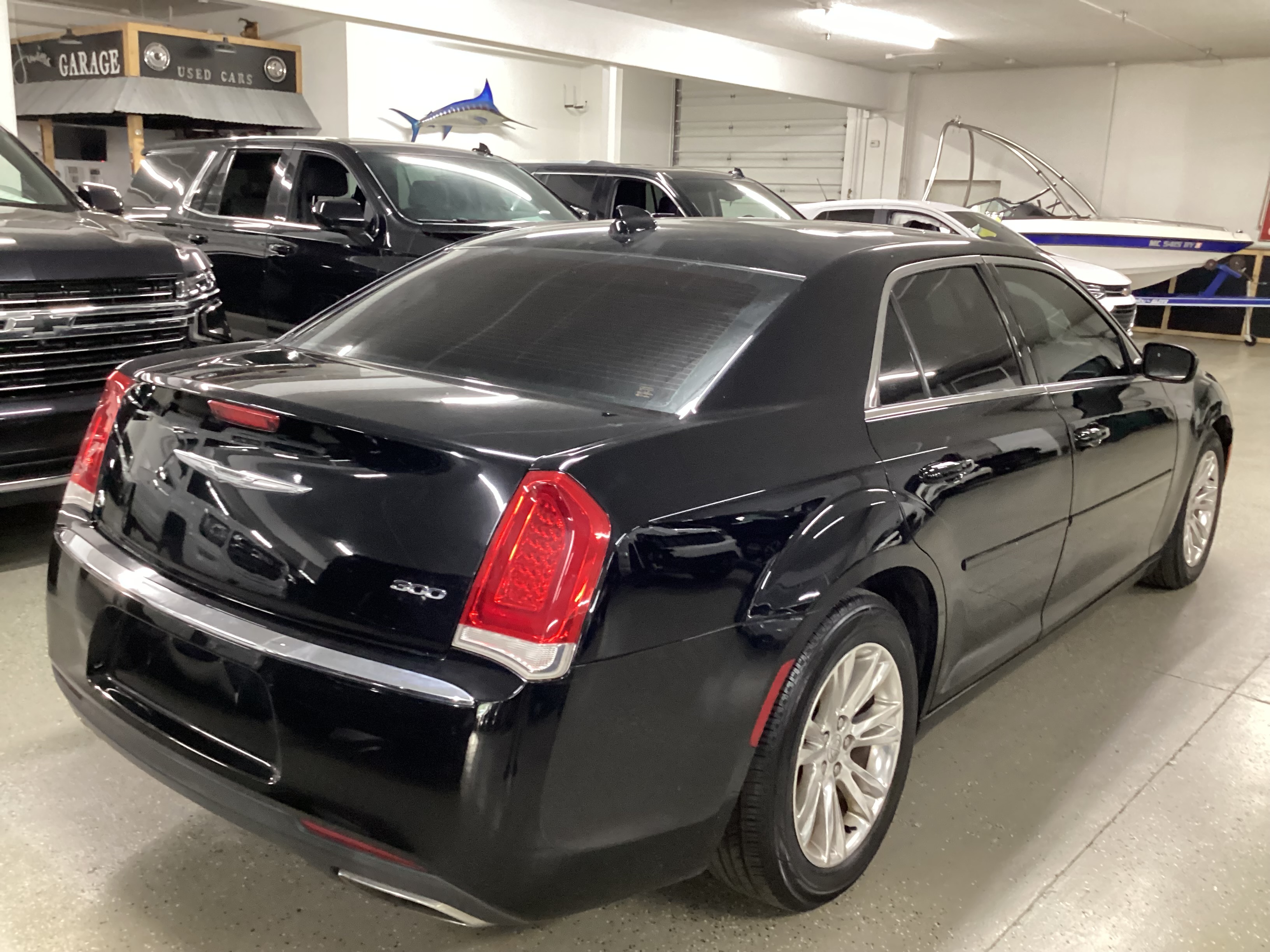 2017 CHRYSLER 300 Limited - Image 5