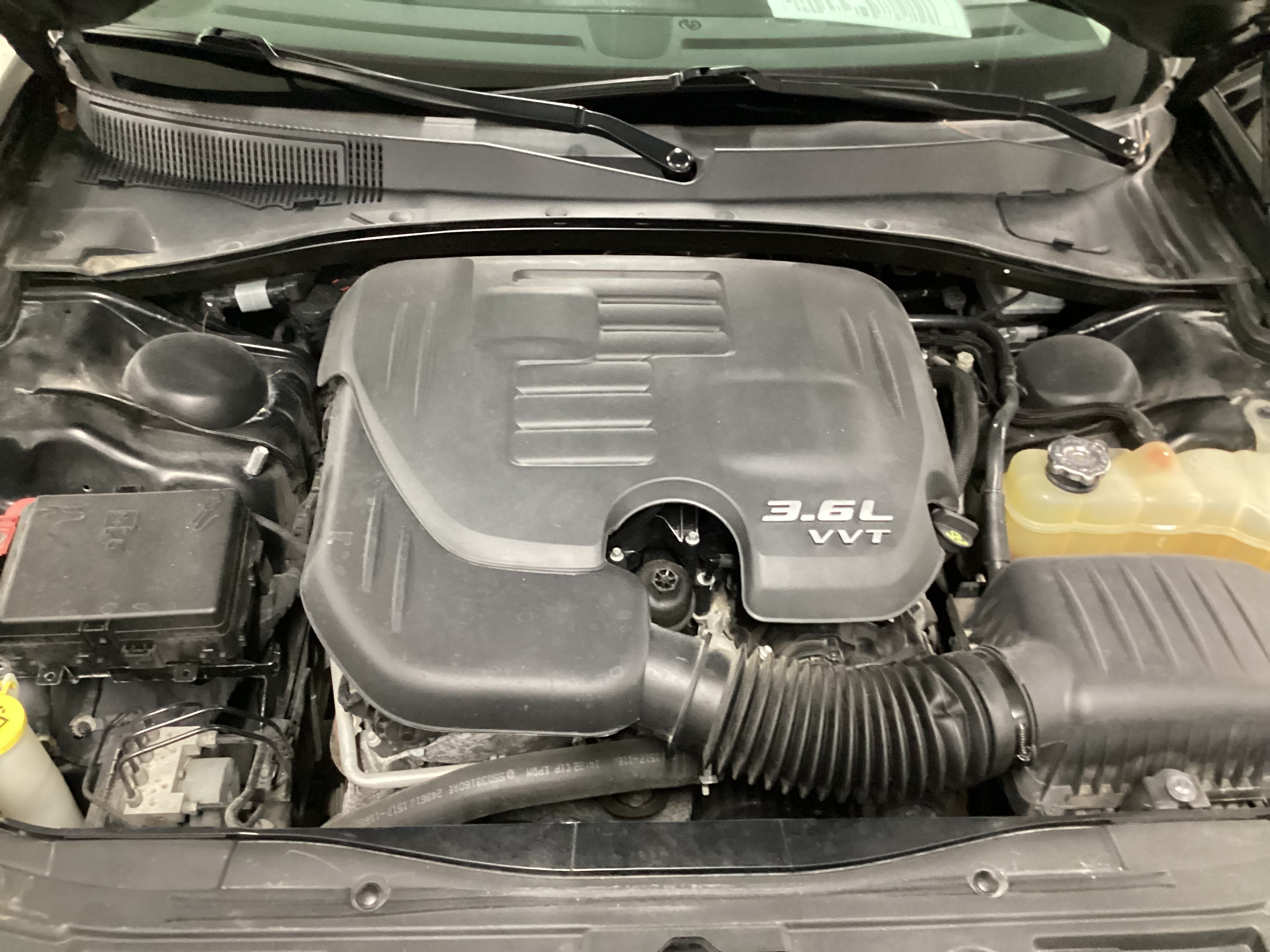 2017 CHRYSLER 300 Limited - Image 8