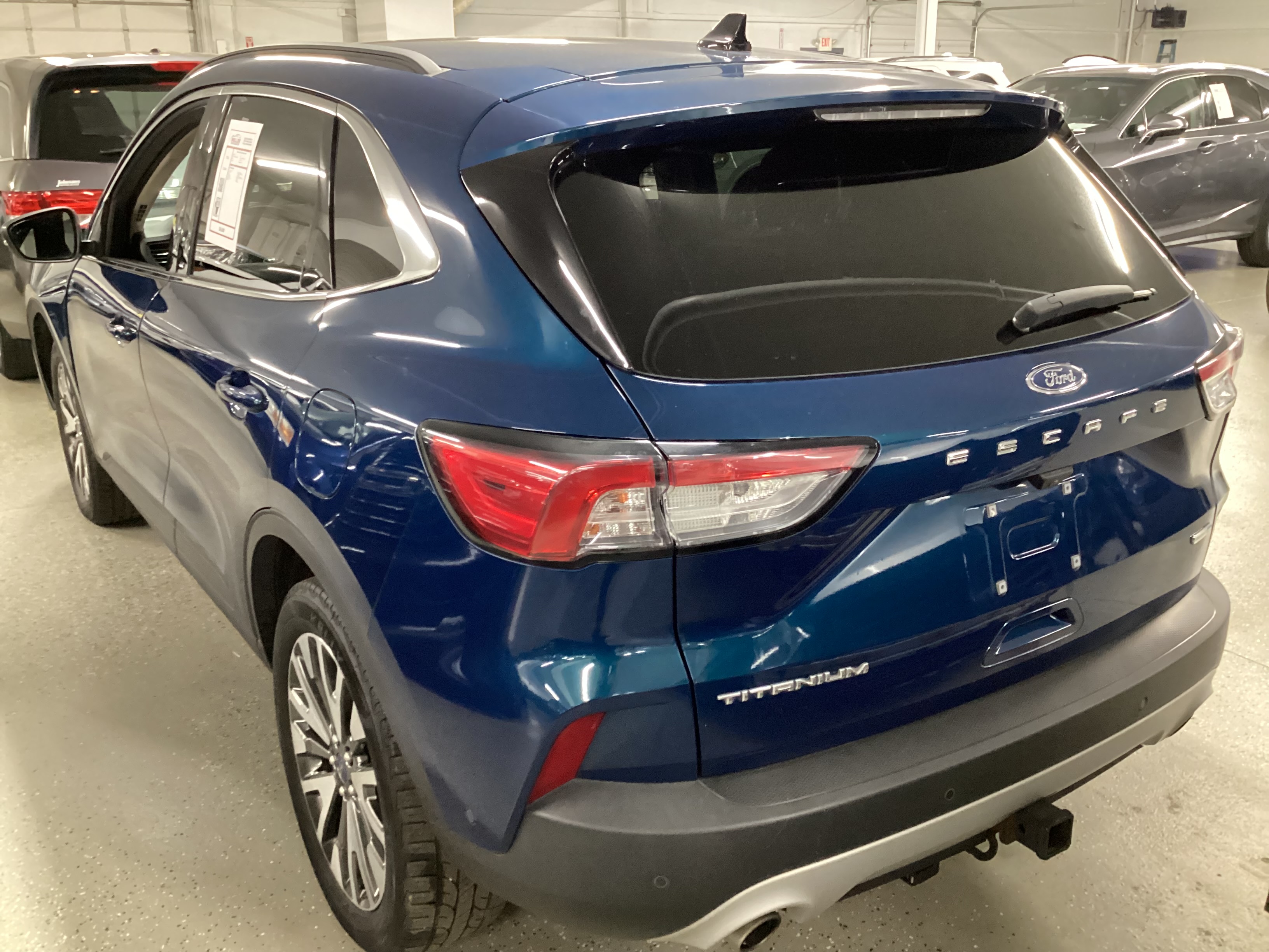 2020 FORD Escape Titanium 4WD - Image 2