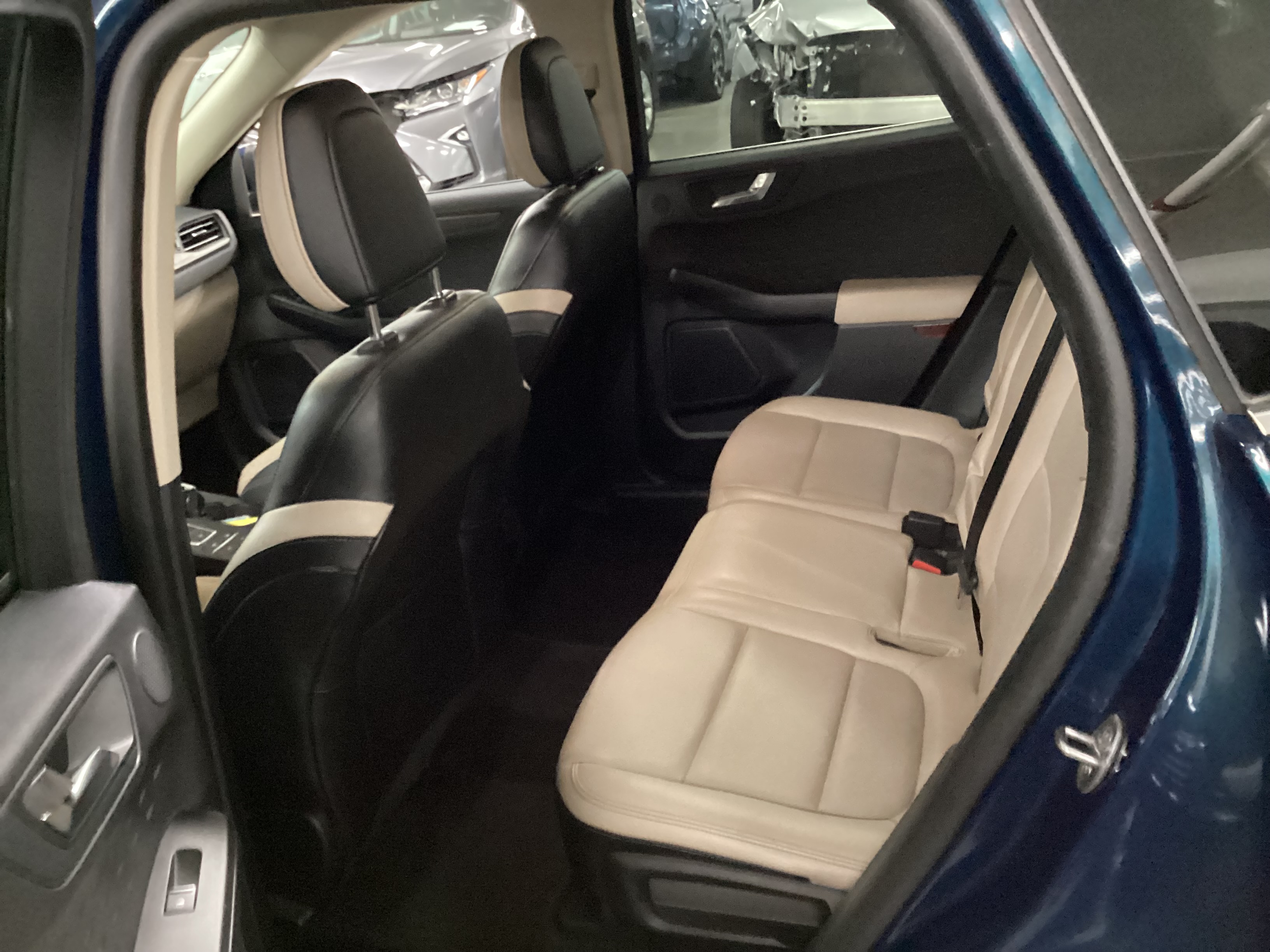 2020 FORD Escape Titanium 4WD - Image 9