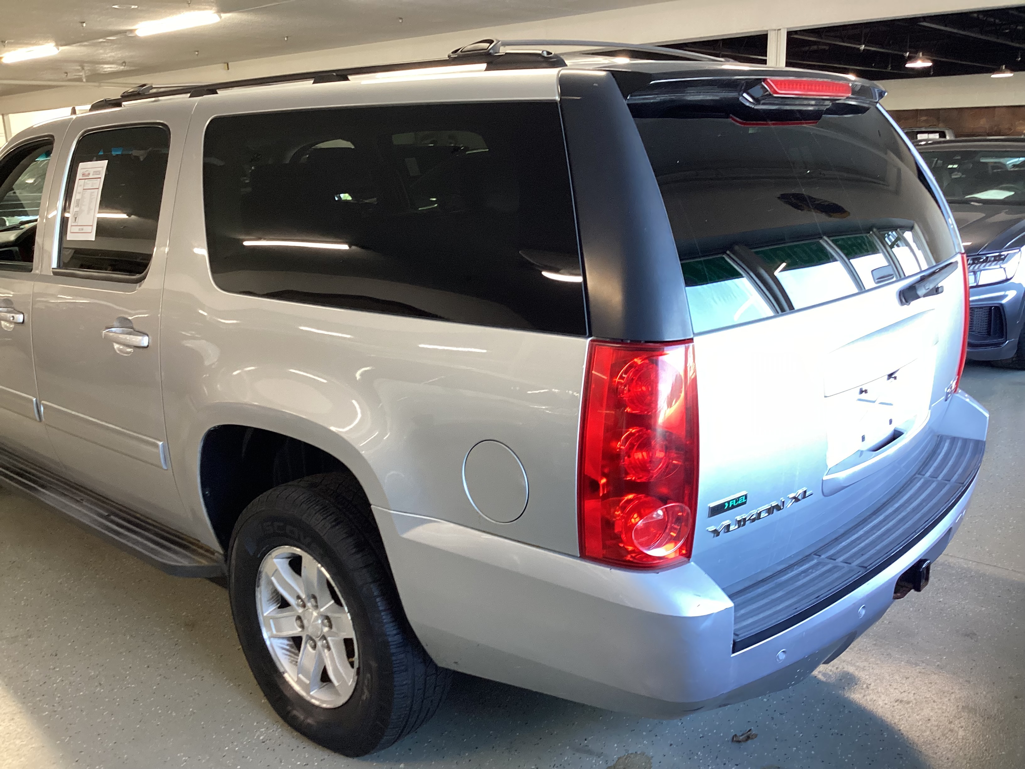 2012 GMC Yukon 1500 XL SLT 4WD - Image 2
