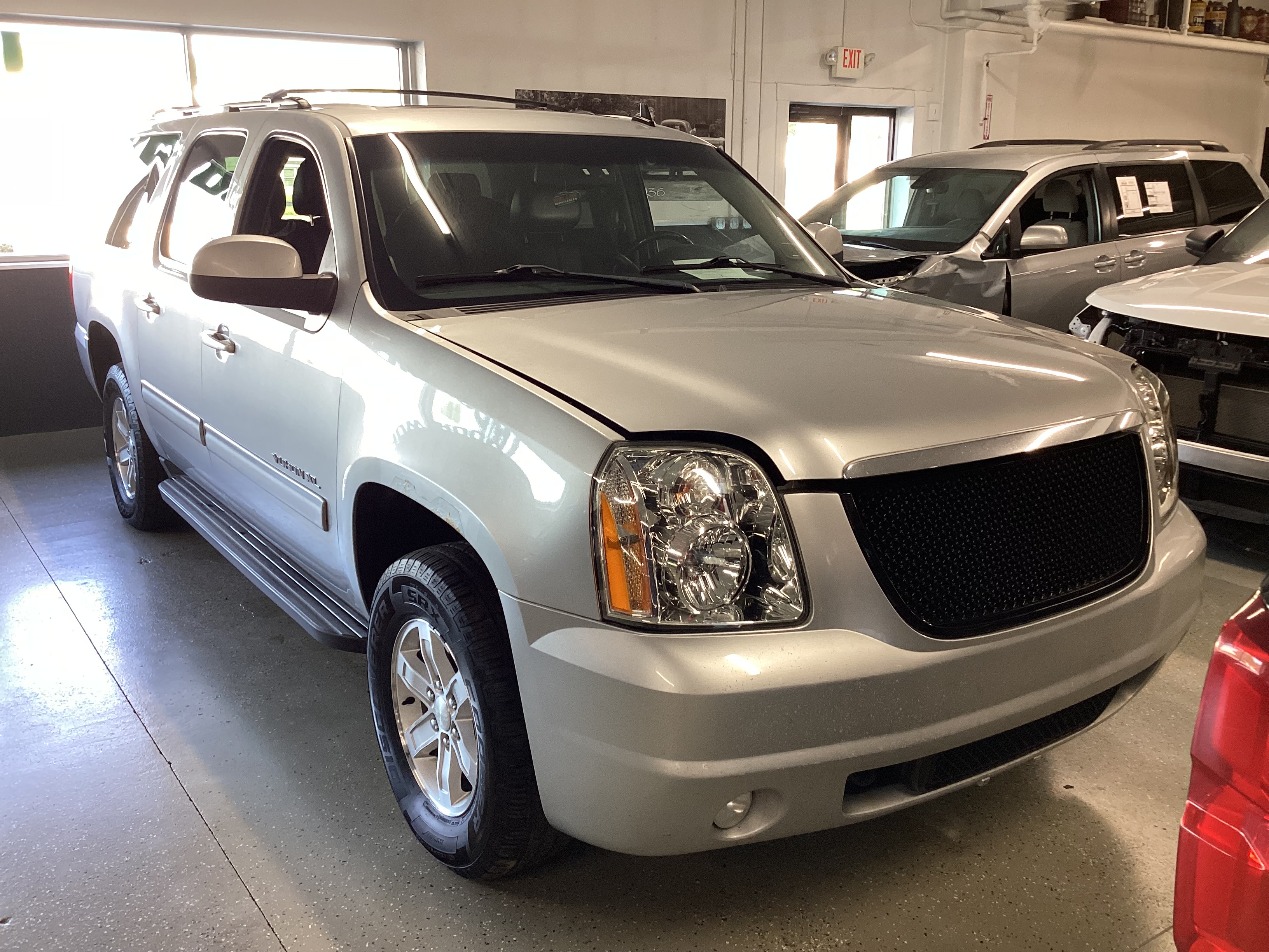 2012 GMC Yukon 1500 XL SLT 4WD - Image 4