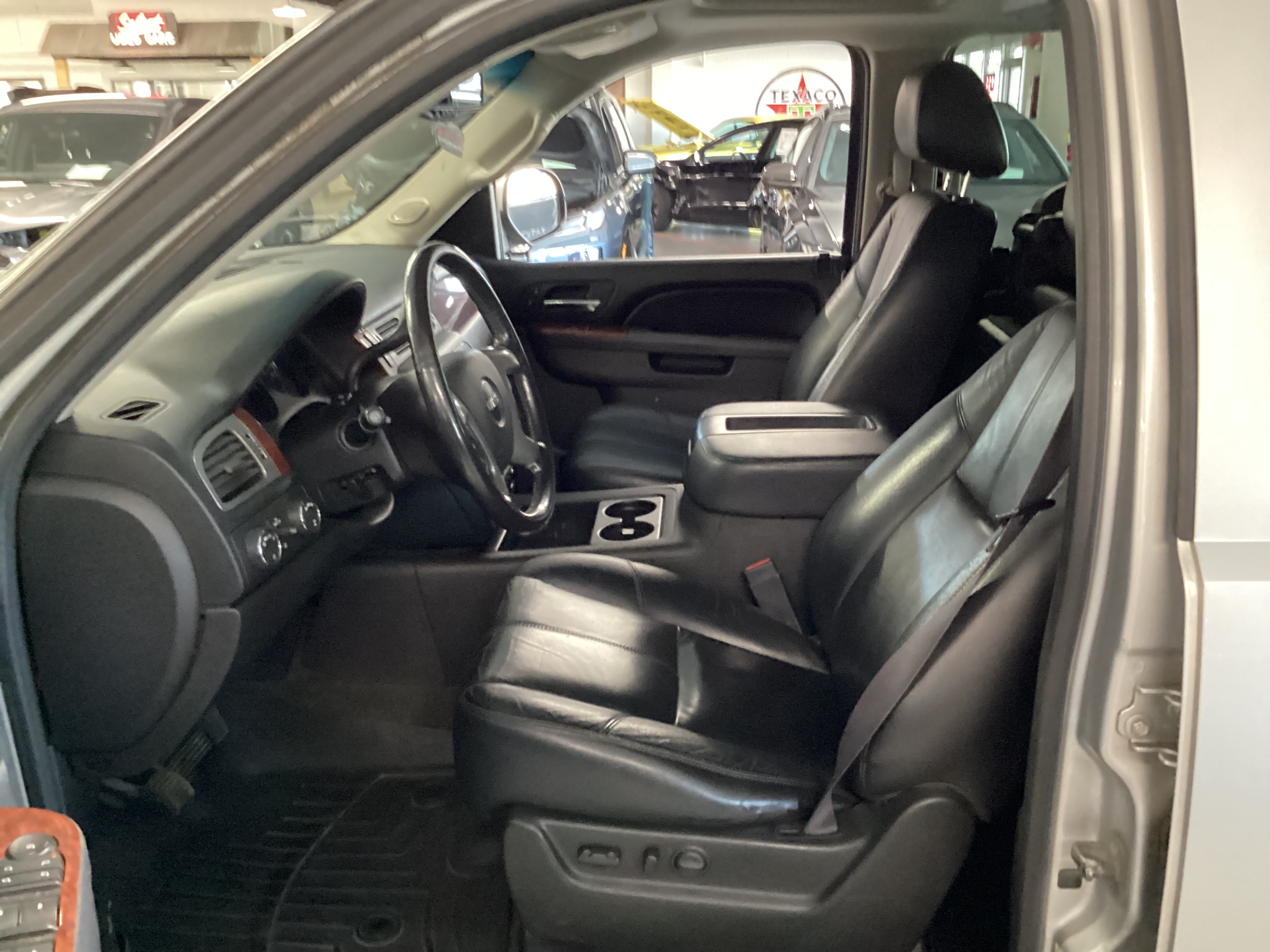2012 GMC Yukon 1500 XL SLT 4WD - Image 6
