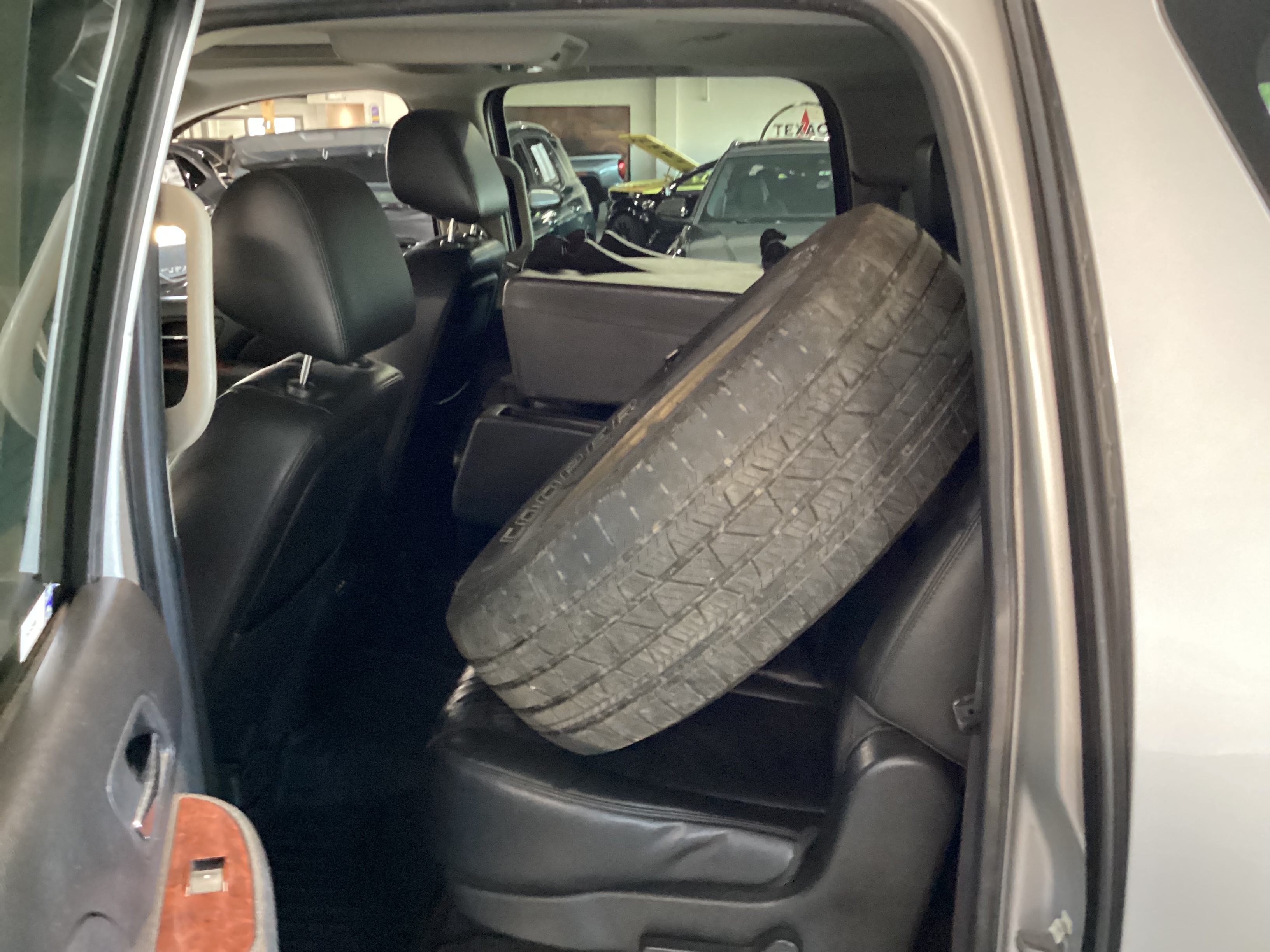 2012 GMC Yukon 1500 XL SLT 4WD - Image 7