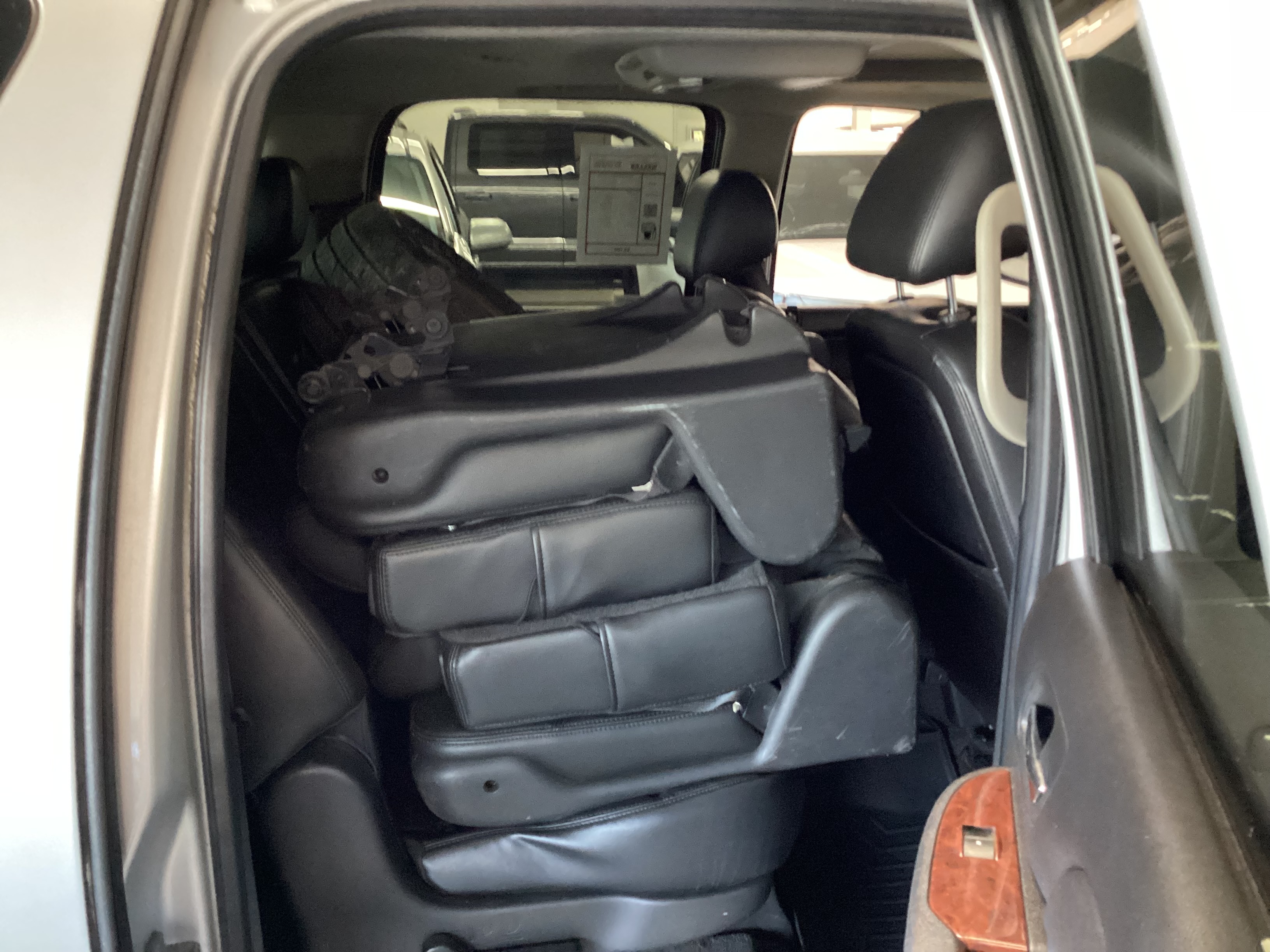 2012 GMC Yukon 1500 XL SLT 4WD - Image 9