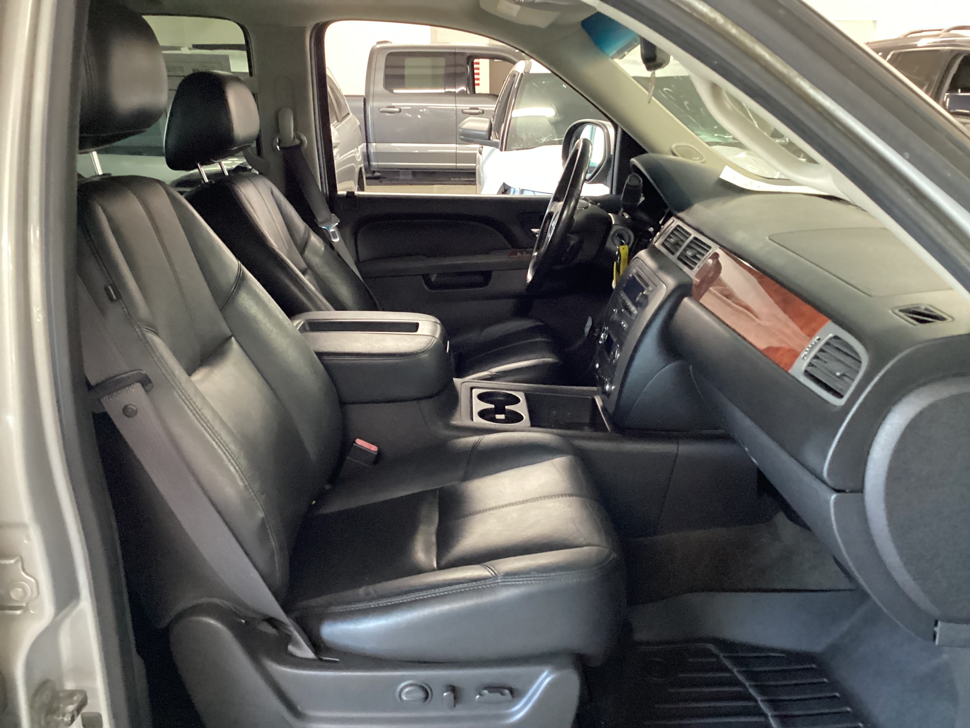 2012 GMC Yukon 1500 XL SLT 4WD - Image 10
