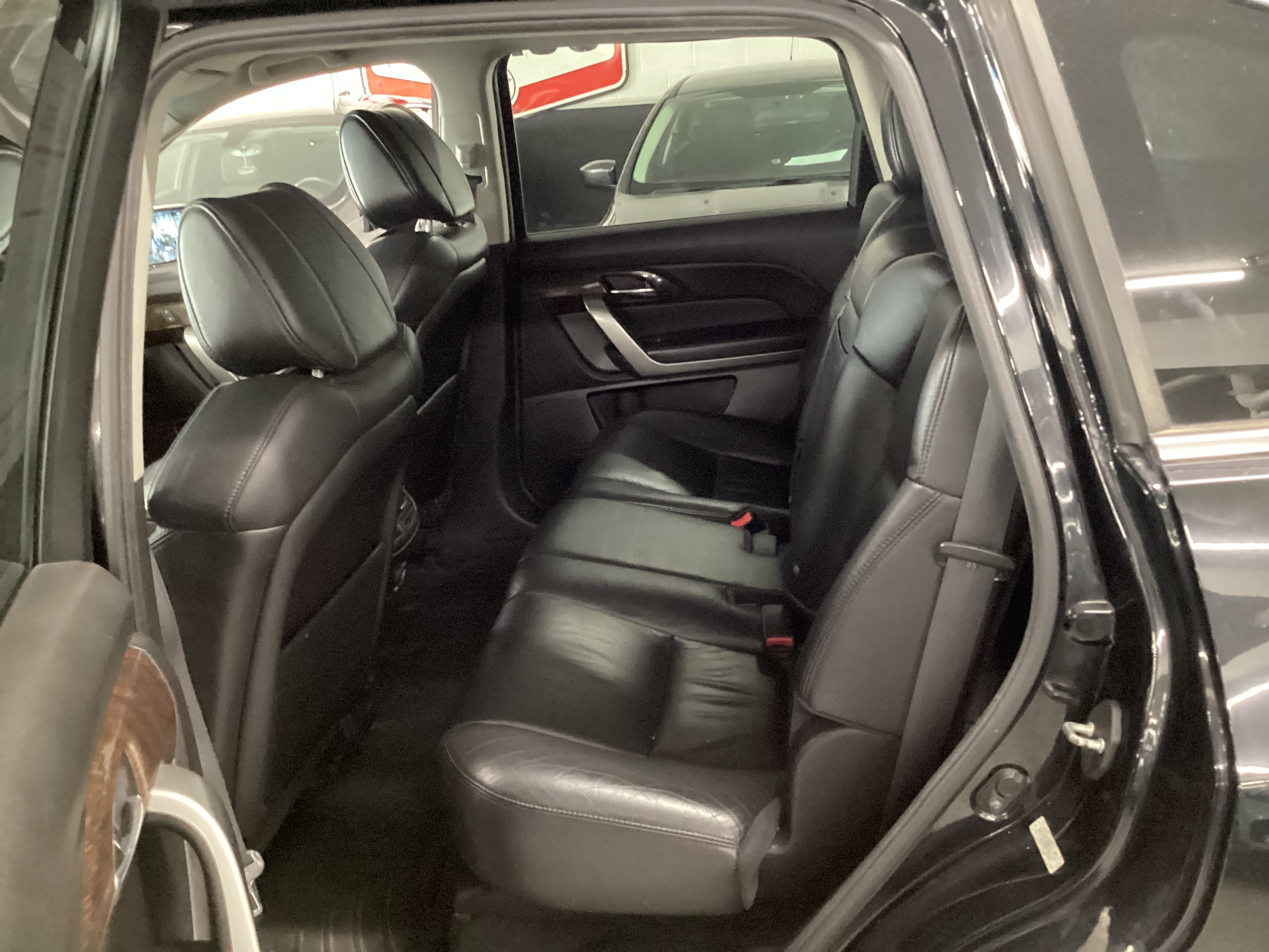 2011 ACURA MDX Tech Package AWD - Image 8
