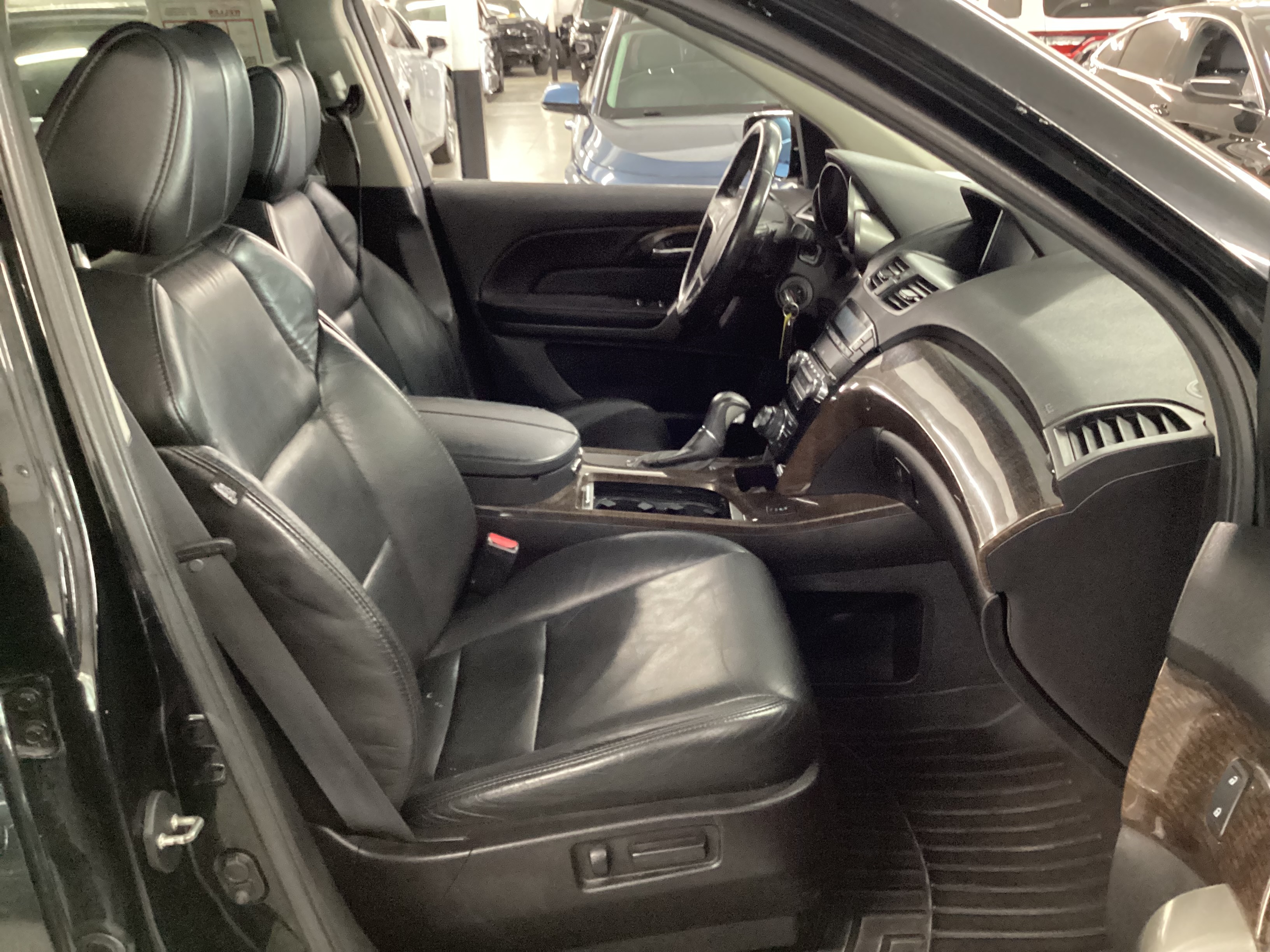 2011 ACURA MDX Tech Package AWD - Image 11