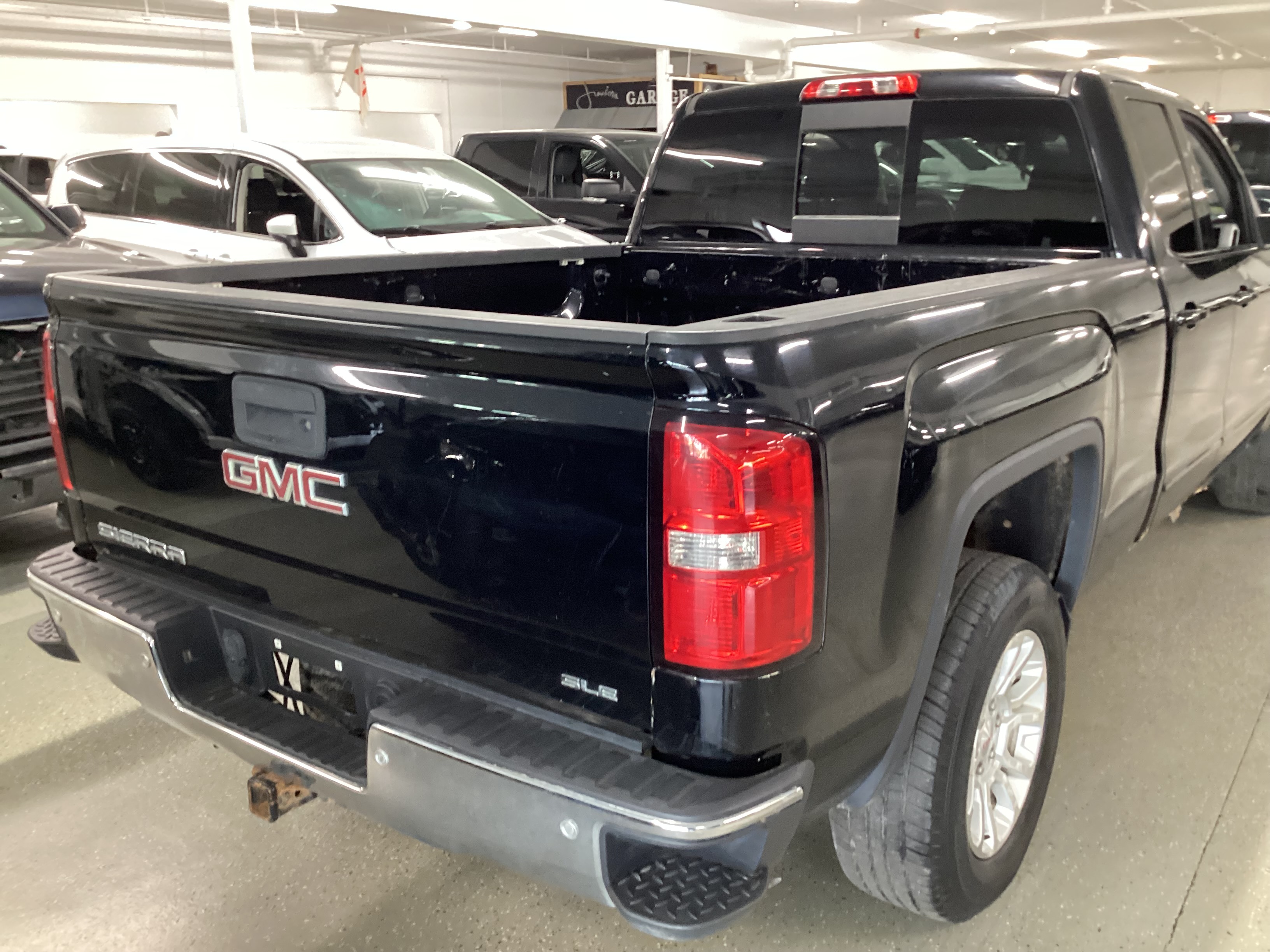 2015 GMC Sierra SLE 4WD Double Cab - Image 3