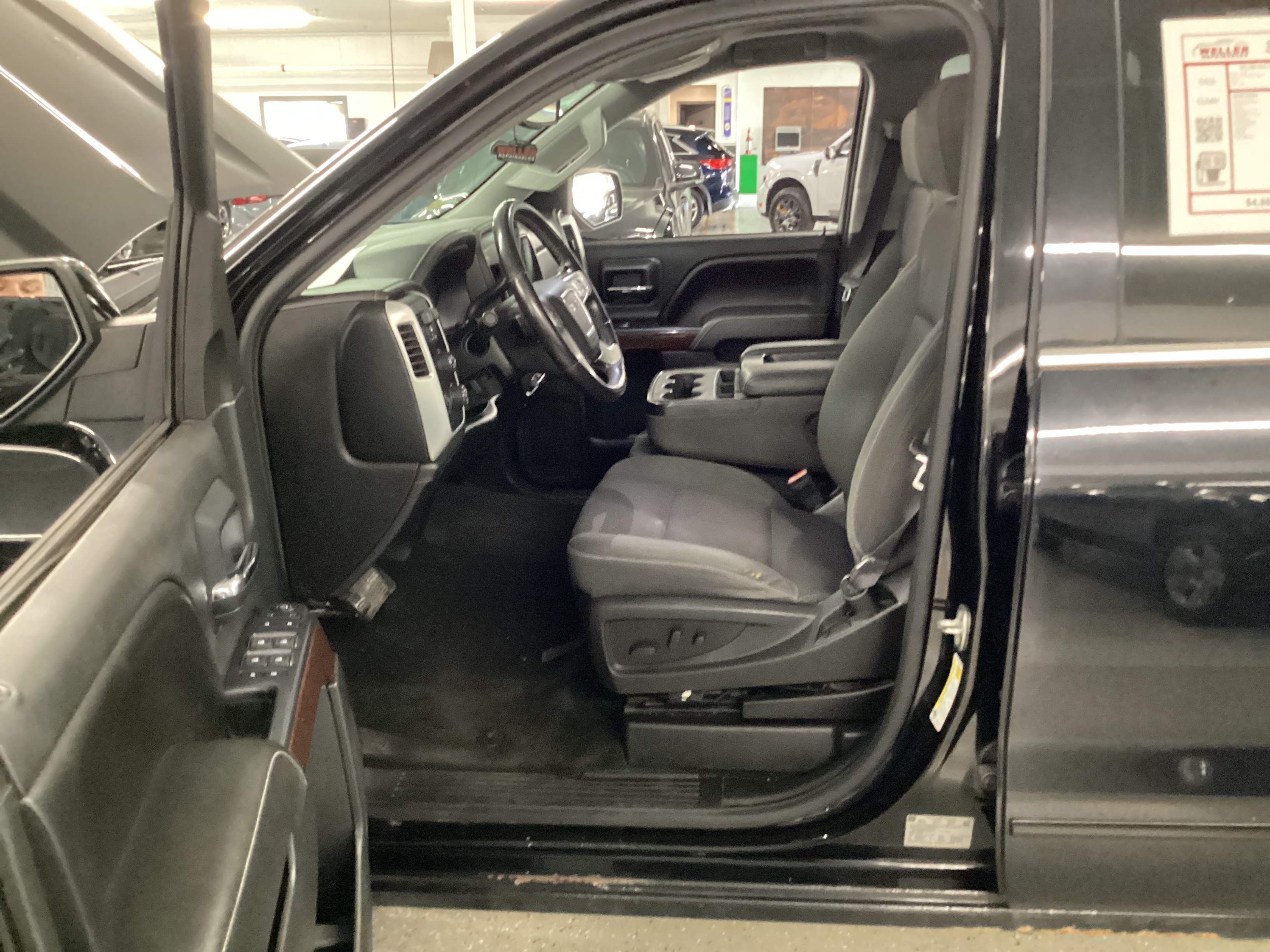 2015 GMC Sierra SLE 4WD Double Cab - Image 7