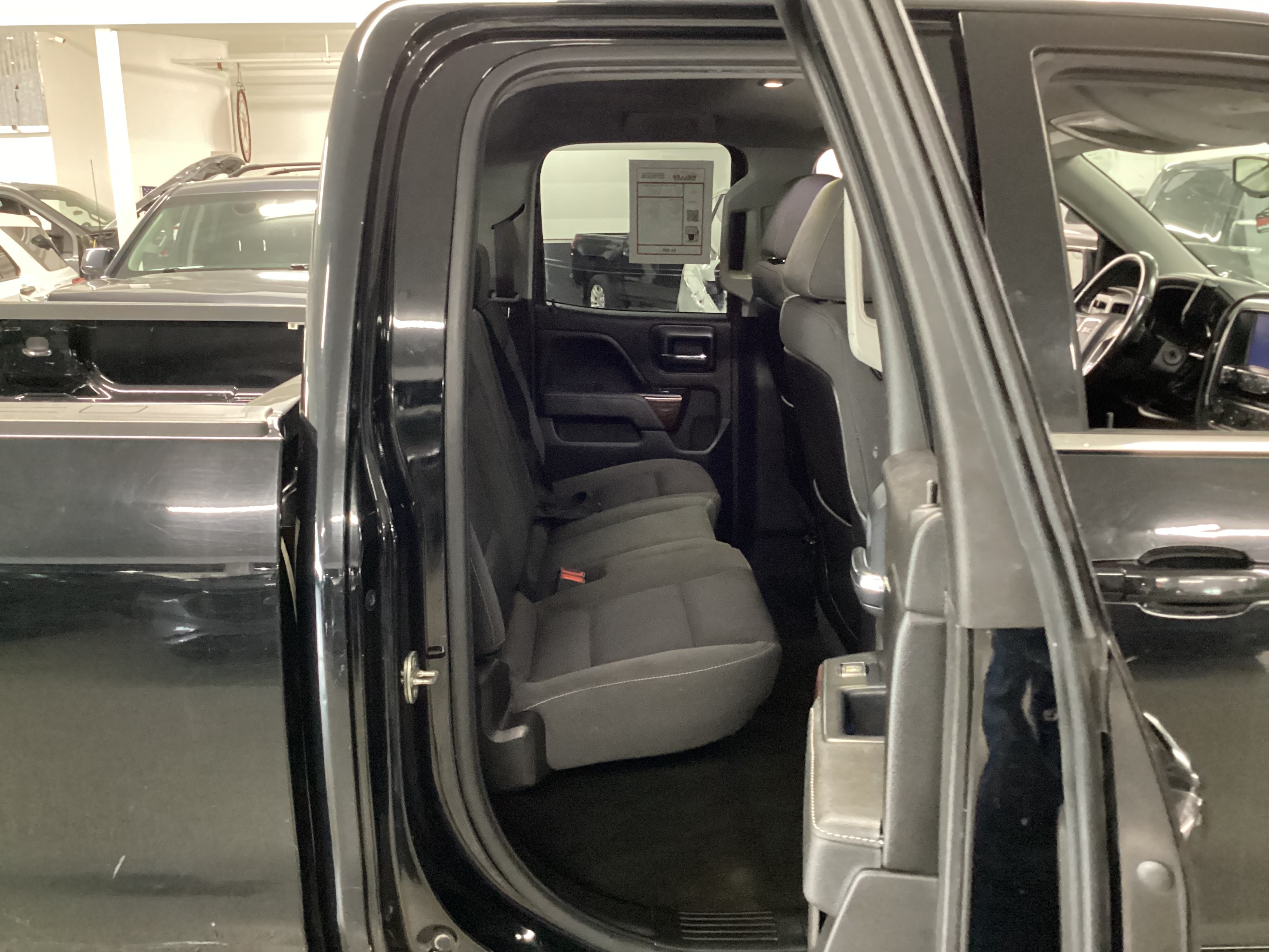 2015 GMC Sierra SLE 4WD Double Cab - Image 10