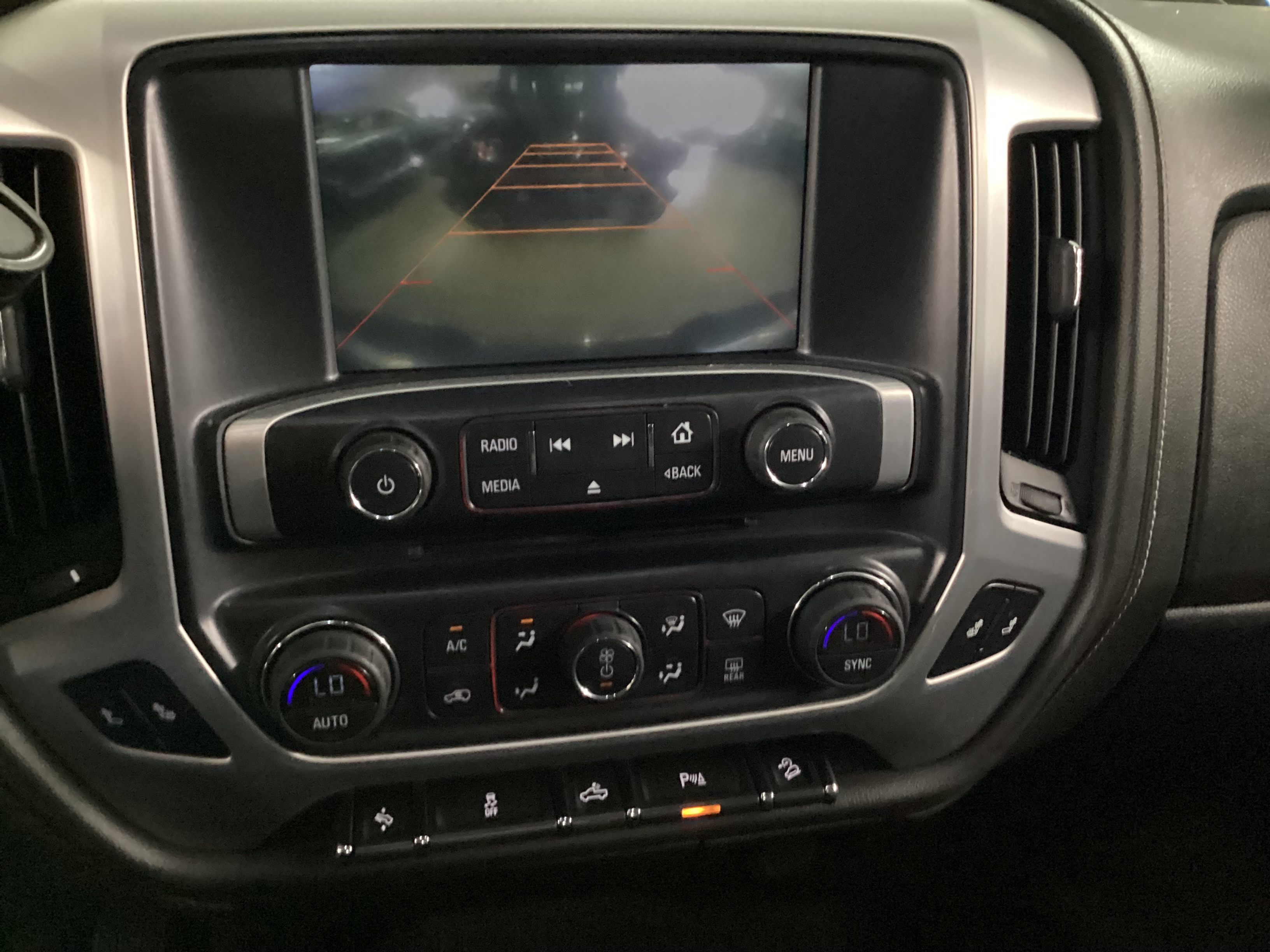 2015 GMC Sierra SLE 4WD Double Cab - Image 15