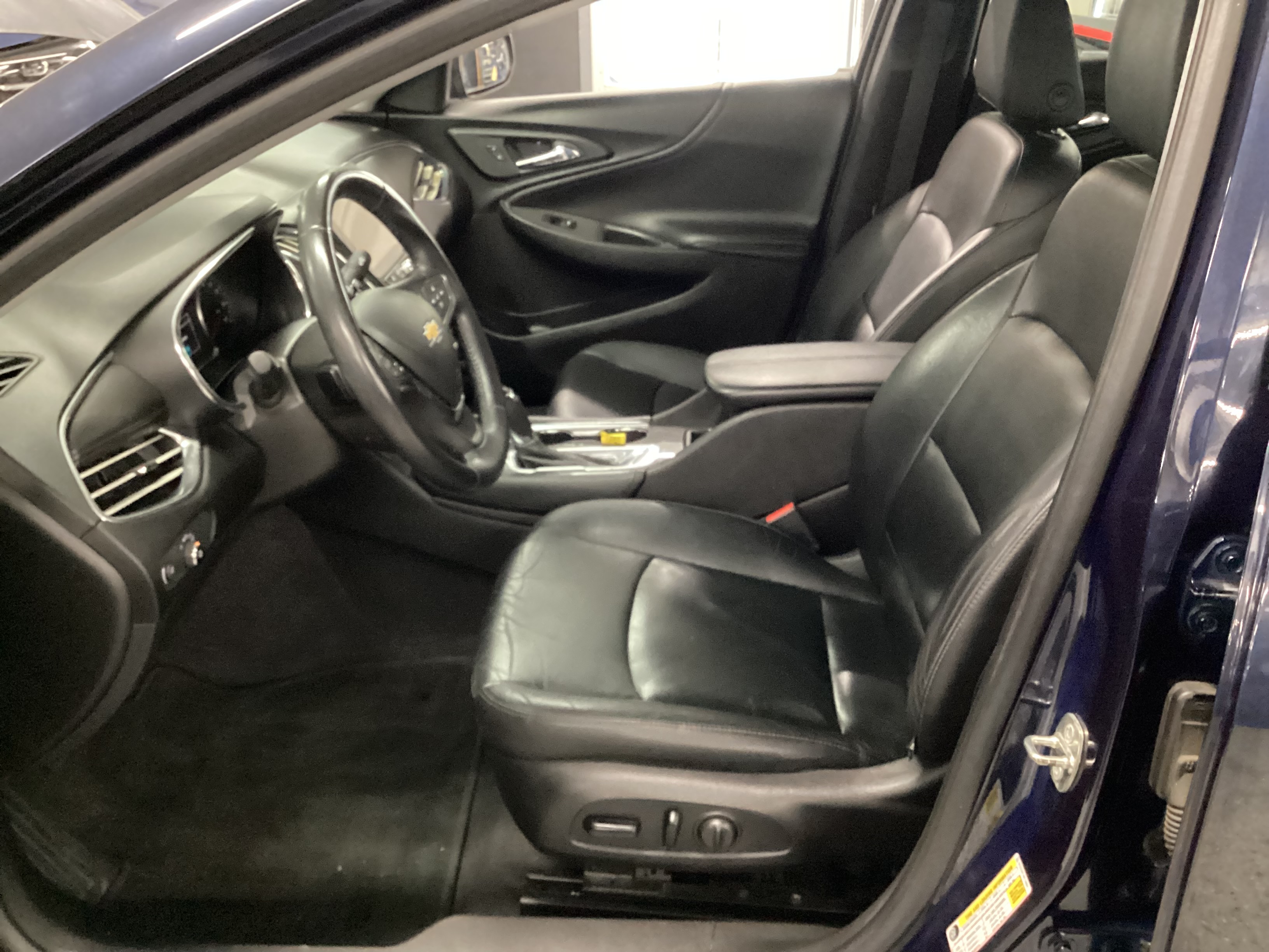 2017 CHEVROLET Malibu 1LT - Image 7